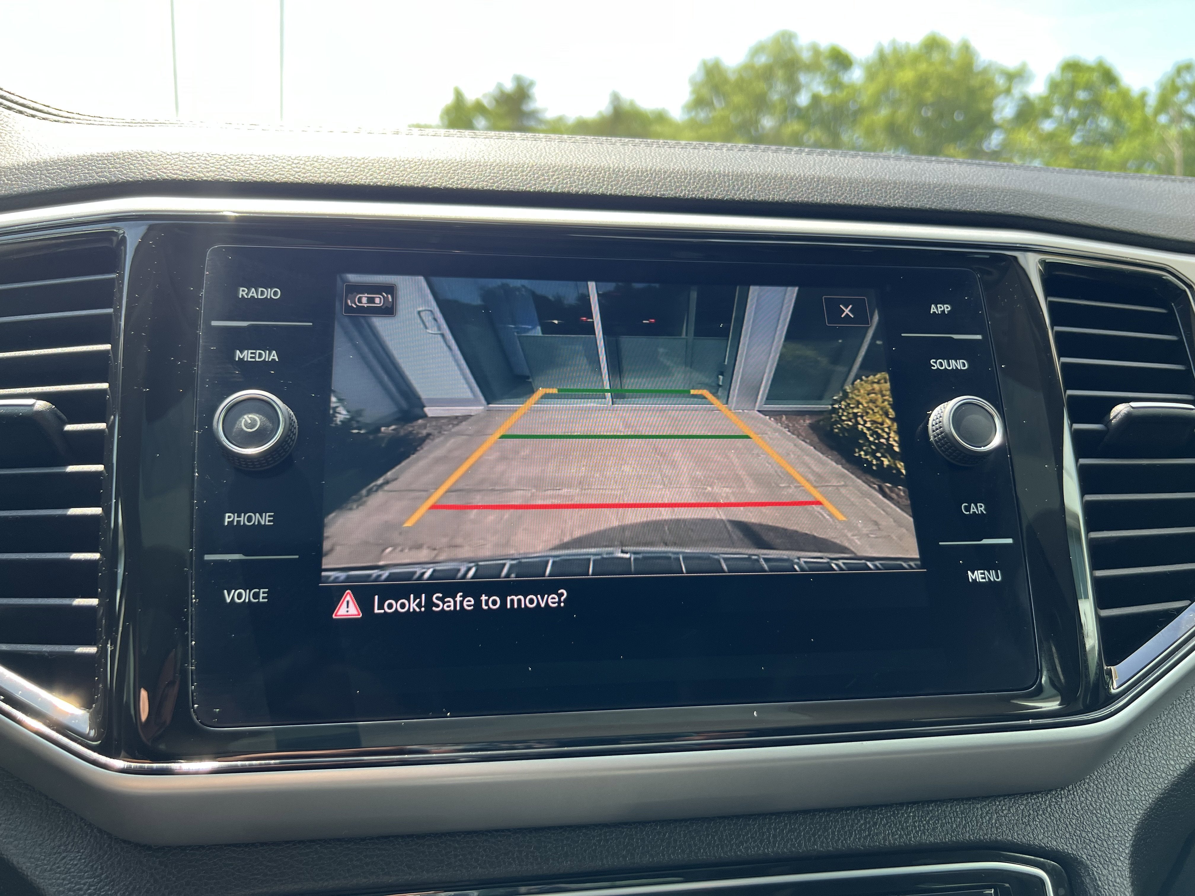 2023 Volkswagen Atlas 3.6L V6 SE w/Technology