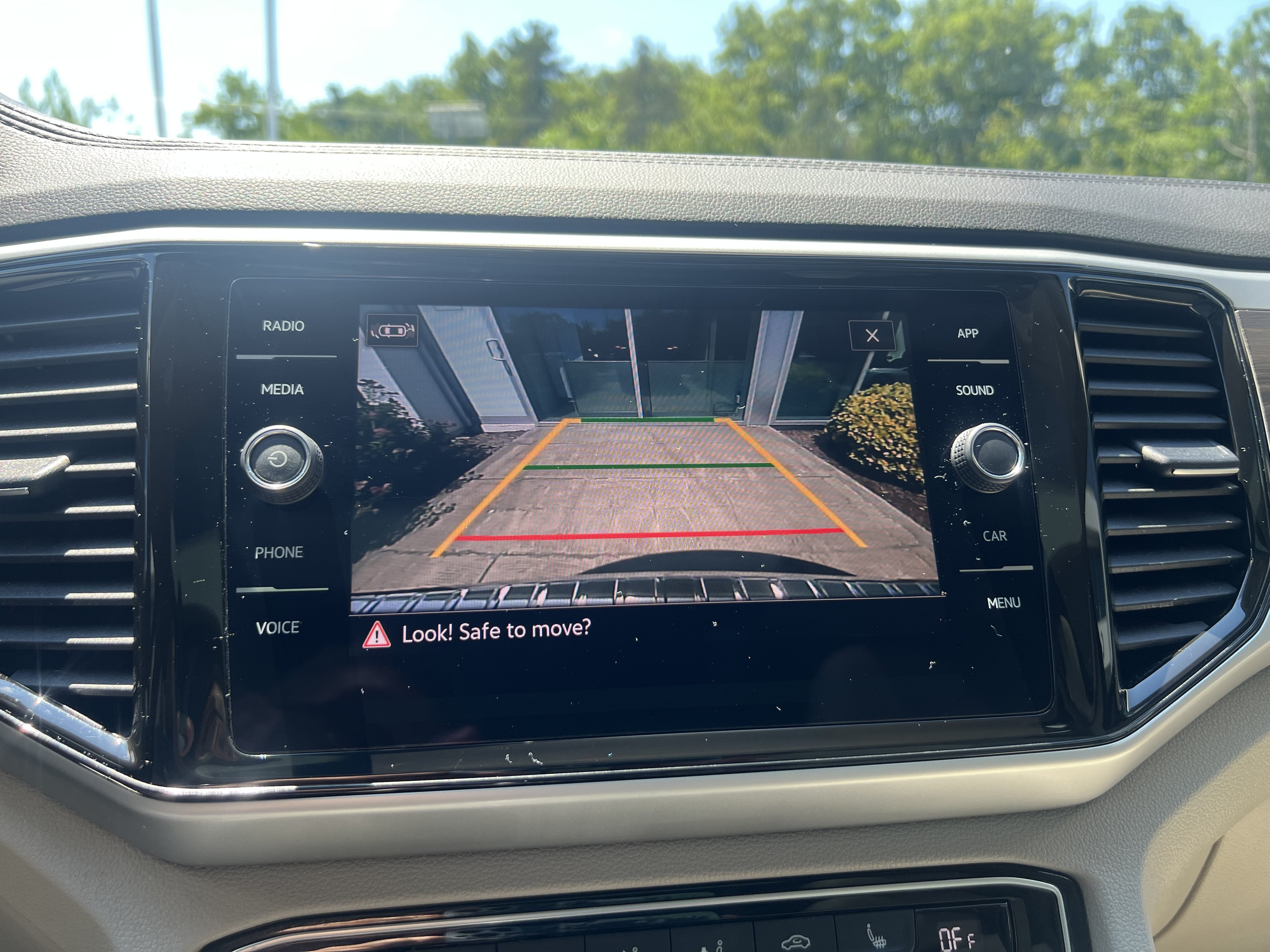 2023 Volkswagen Atlas 3.6L V6 SE w/Technology