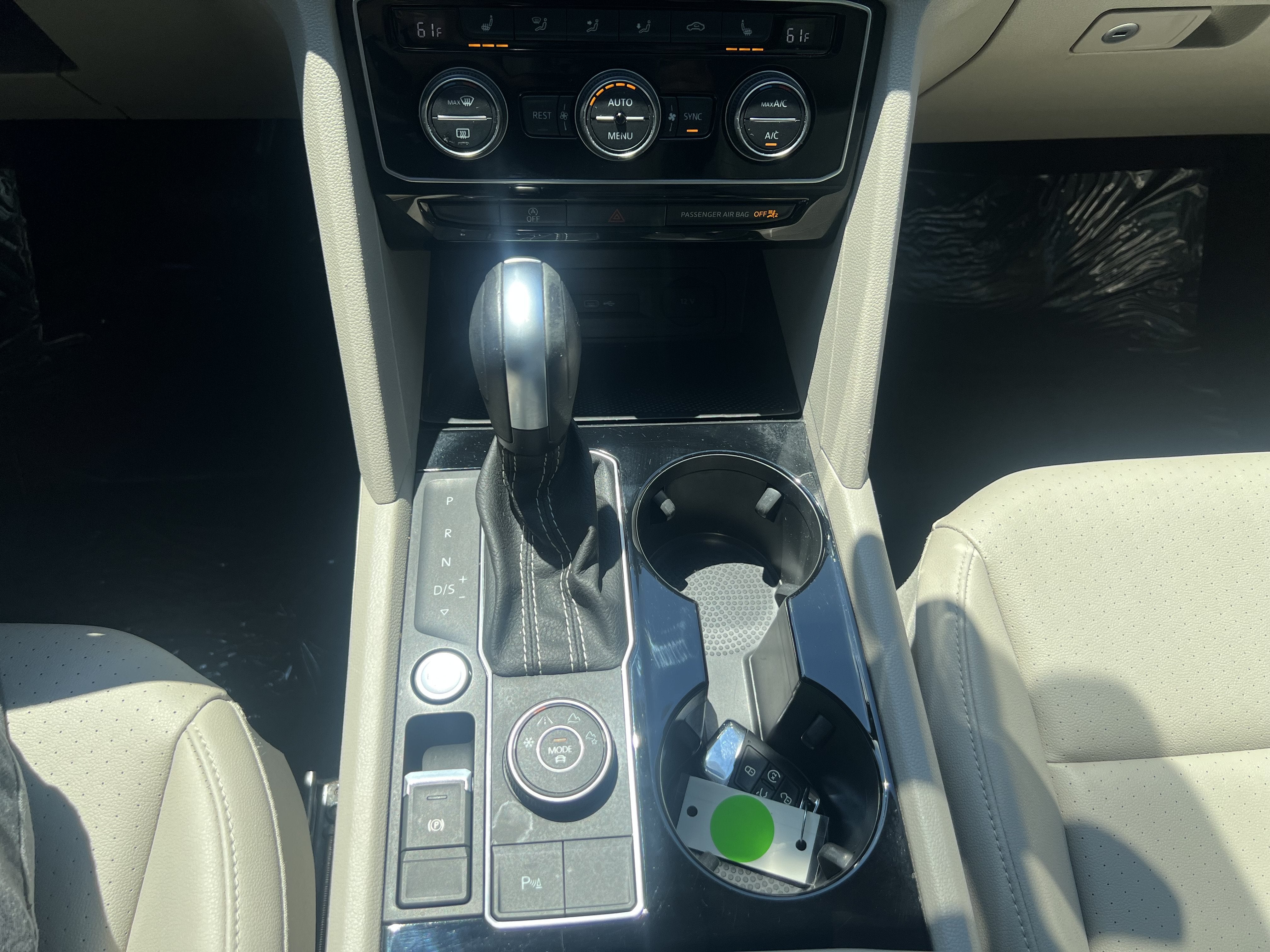 2023 Volkswagen Atlas 3.6L V6 SE w/Technology