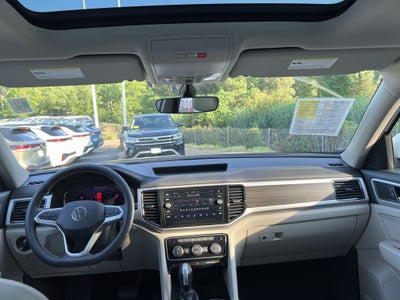 2023 Volkswagen Atlas 3.6L V6 SE w/Technology W/Panoramic Sunroof & Black Wheel Package
