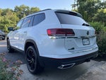 2023 Volkswagen Atlas 3.6L V6 SE w/Technology W/Panoramic Sunroof & Black Wheel Package