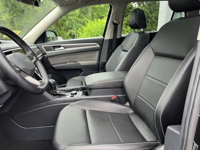 2023 Volkswagen Atlas 3.6L V6 SE w/Technology W/Panoramic Sunroof & Black Wheel Package