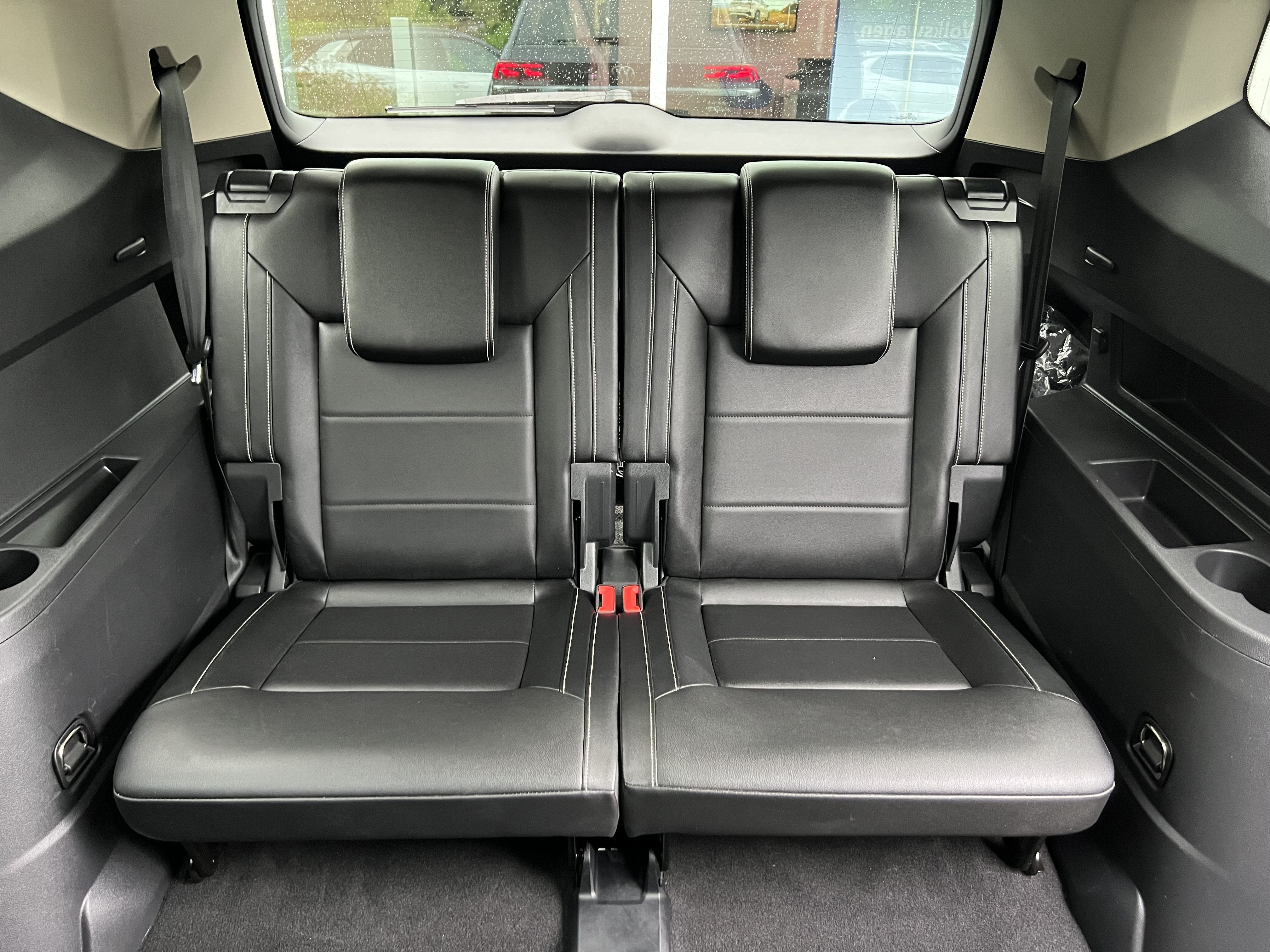 2023 Volkswagen Atlas 3.6L V6 SE w/Technology W/Panoramic Sunroof & Black Wheel Package
