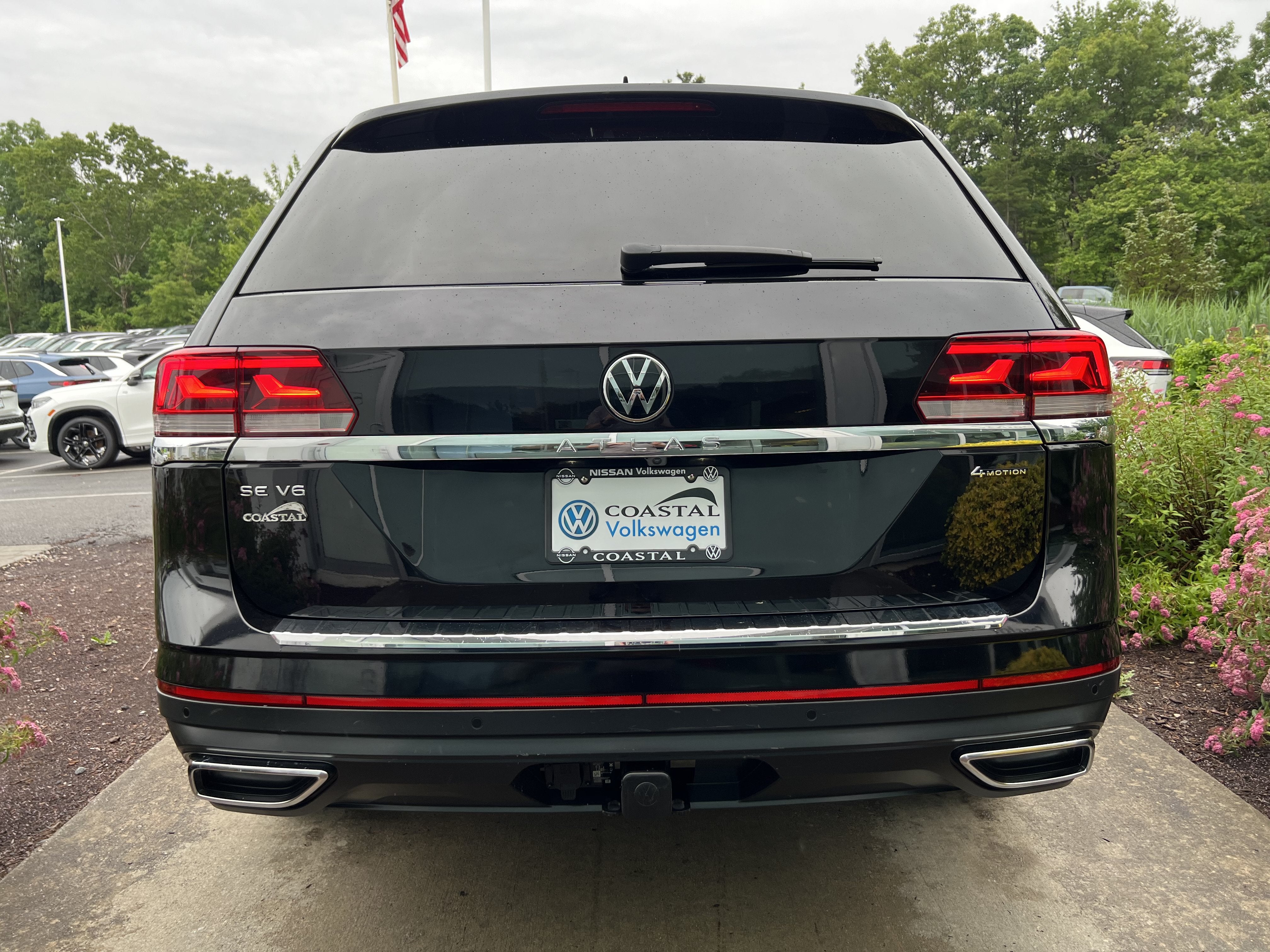 2023 Volkswagen Atlas 3.6L V6 SE w/Technology W/Panoramic Sunroof & Black Wheel Package