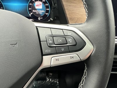 2024 Volkswagen Atlas 2.0T SE w/Technology w/panoramic sunroof and BWP