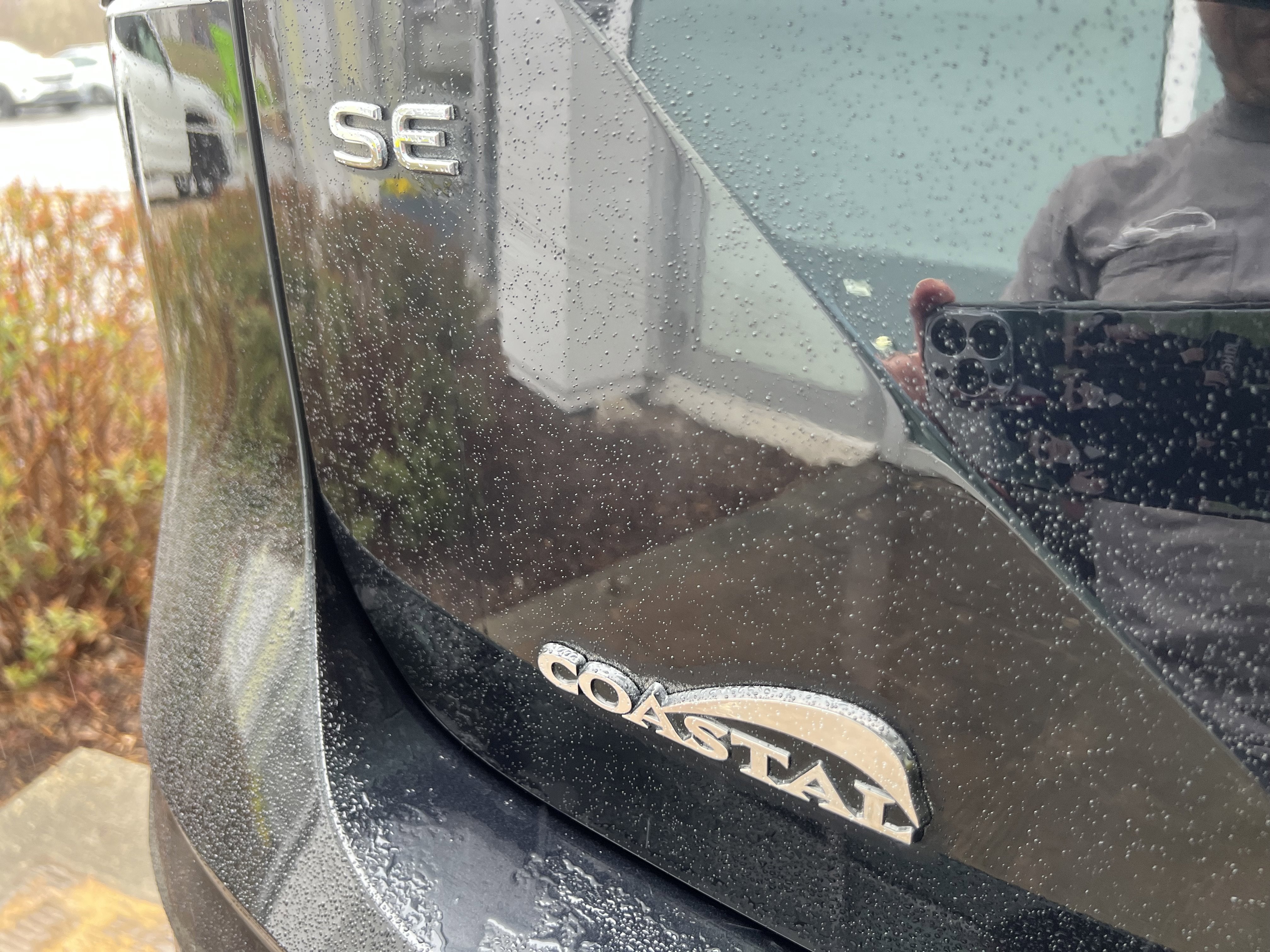 2024 Volkswagen Atlas 2.0T SE w/Technology w/panoramic sunroof and BWP