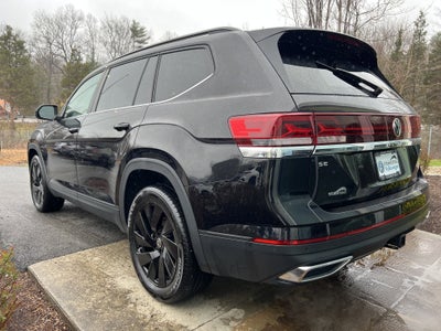 2024 Volkswagen Atlas 2.0T SE w/Technology w/panoramic sunroof and BWP
