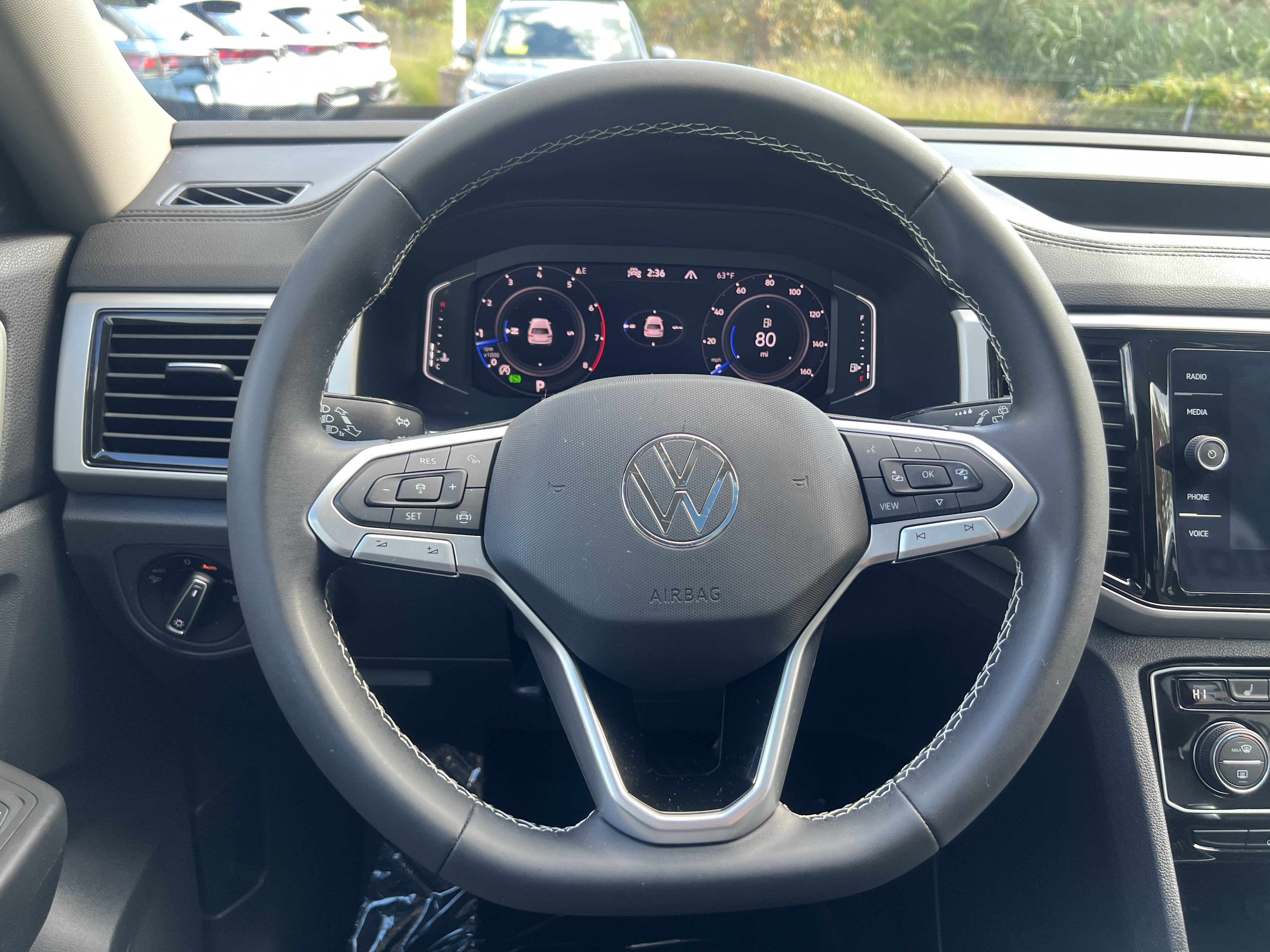 2023 Volkswagen Atlas 3.6L V6 SE w/Technology w/sunroof