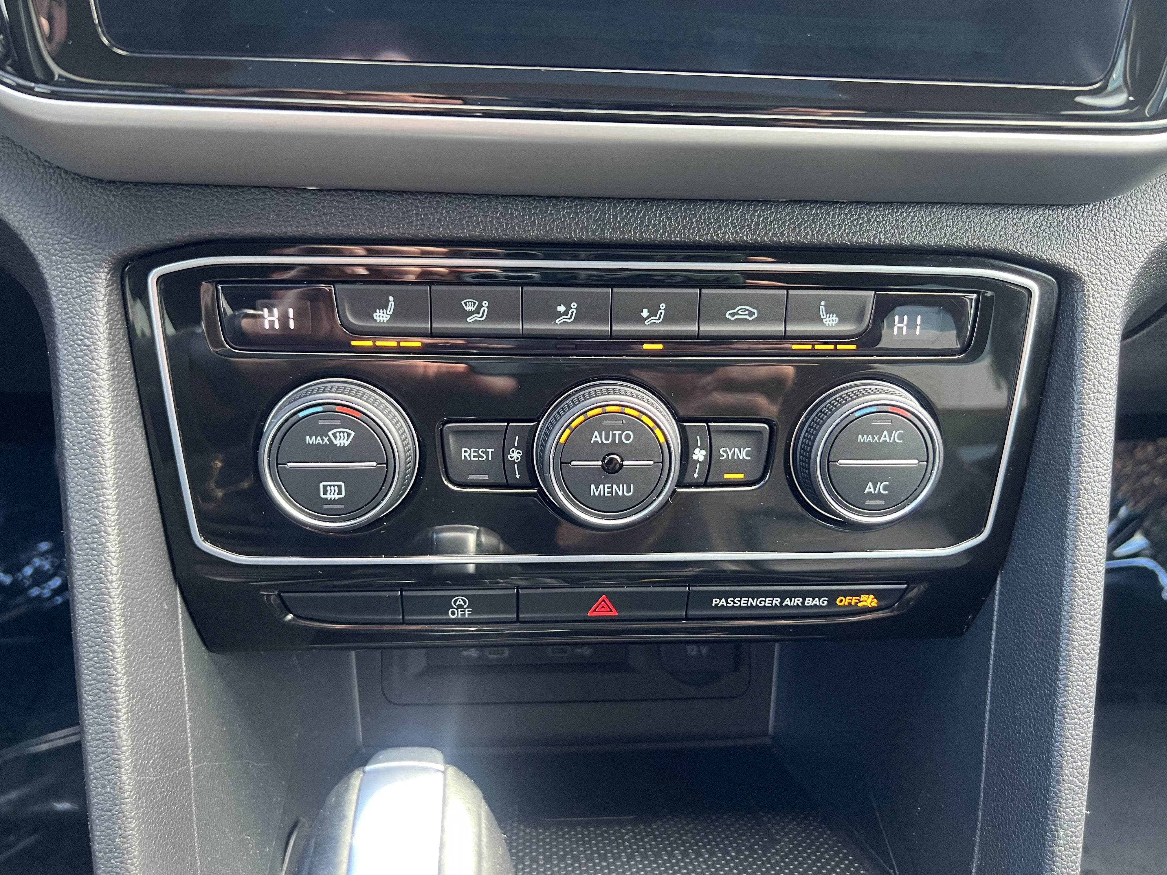 2023 Volkswagen Atlas 3.6L V6 SE w/Technology w/sunroof
