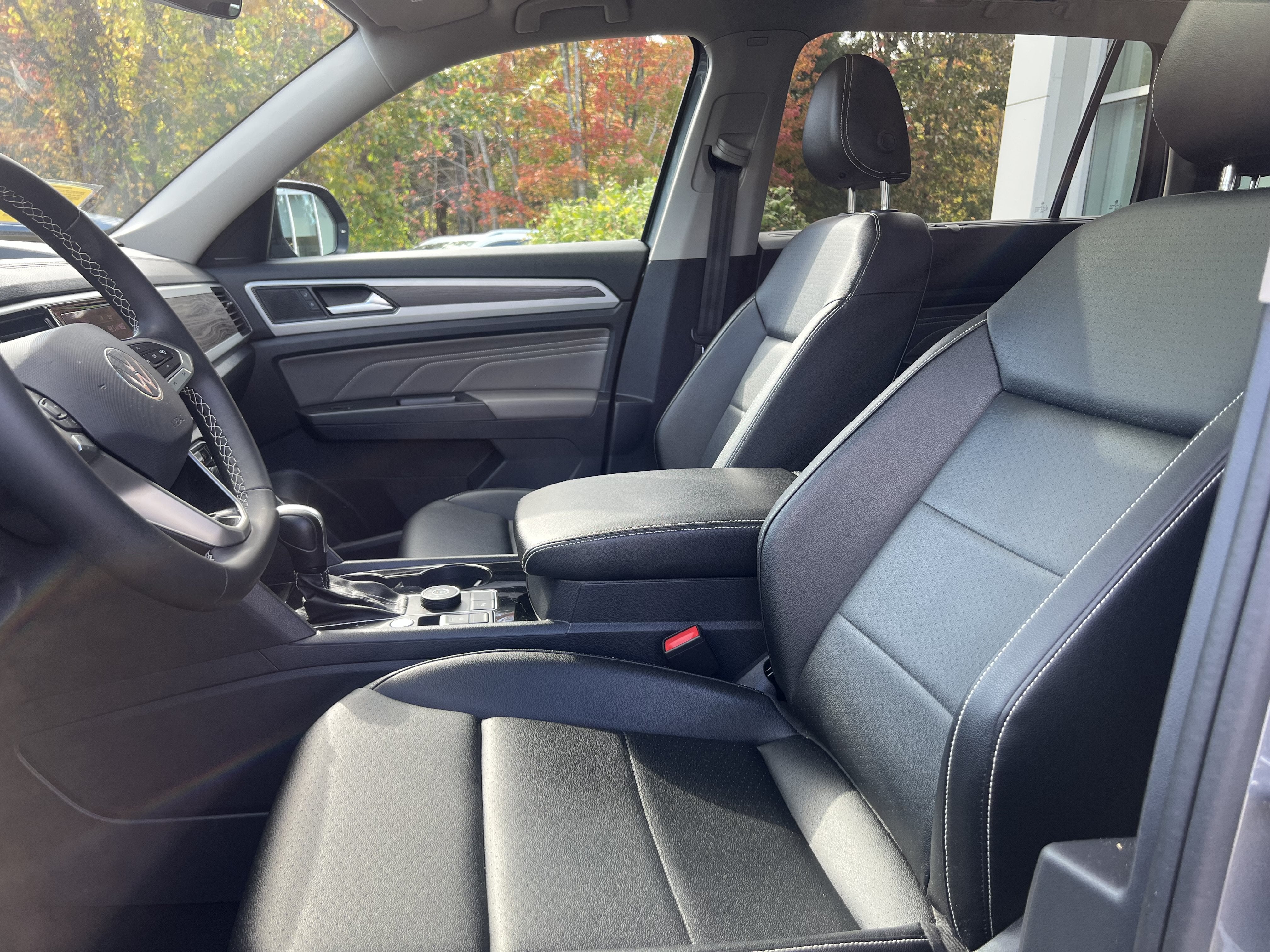 2023 Volkswagen Atlas 3.6L V6 SE w/Technology w/sunroof