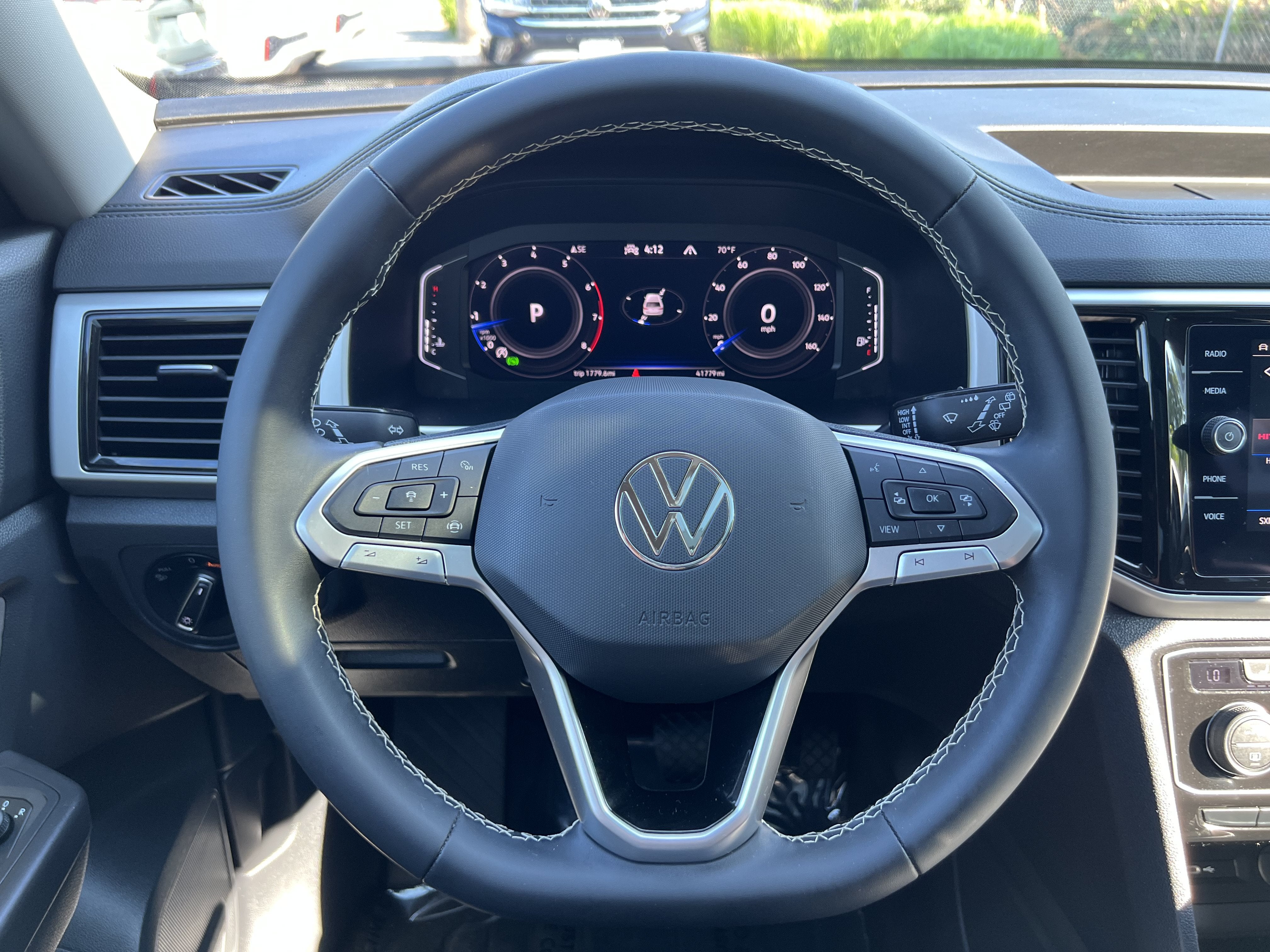 2023 Volkswagen Atlas 3.6L V6 SE w/Technology W/Panoramic Sunroof & Captains Chairs
