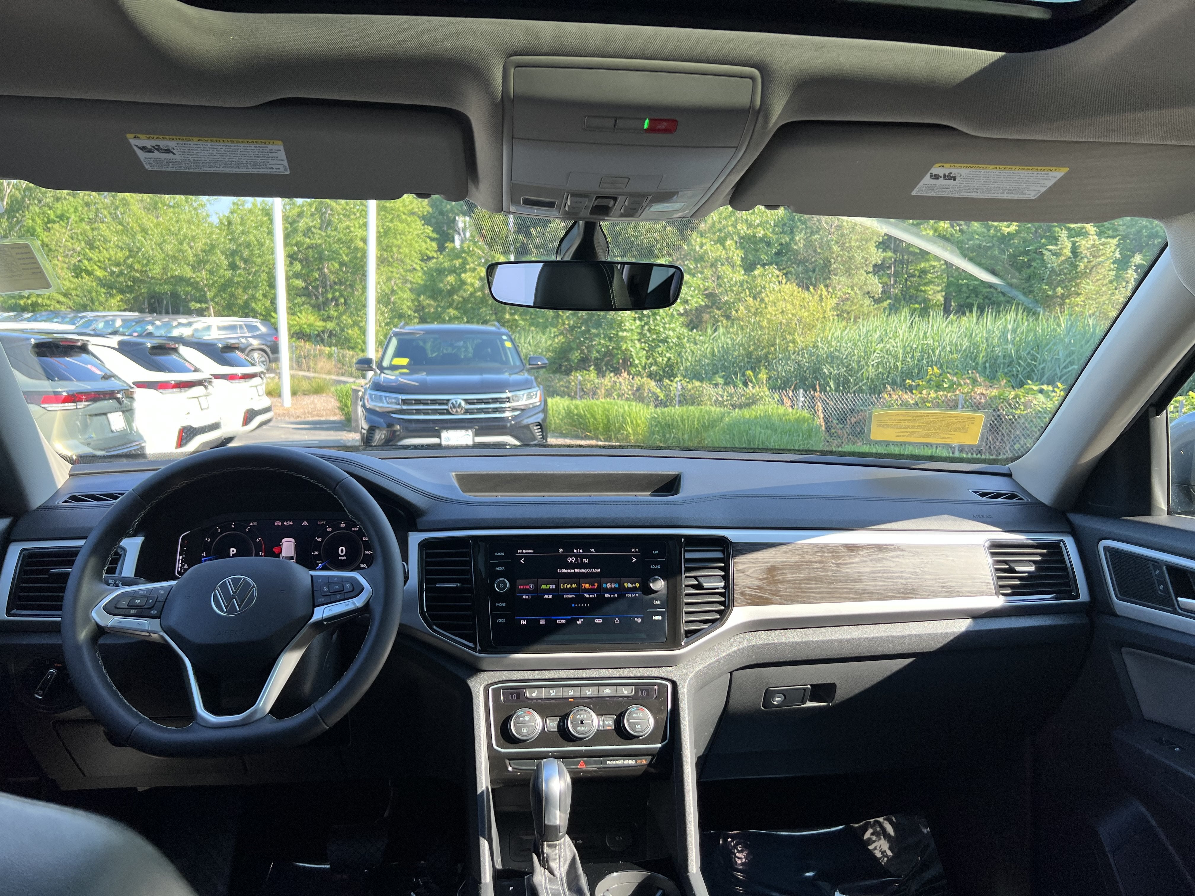 2023 Volkswagen Atlas 3.6L V6 SE w/Technology W/Panoramic Sunroof & Captains Chairs