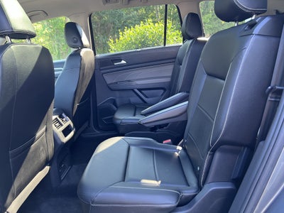 2023 Volkswagen Atlas 3.6L V6 SE w/Technology W/Panoramic Sunroof & Captains Chairs