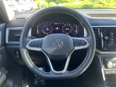 2022 Volkswagen Atlas 3.6L V6 SE w/Technology W/Panoramic Sunroof & Captains Chairs