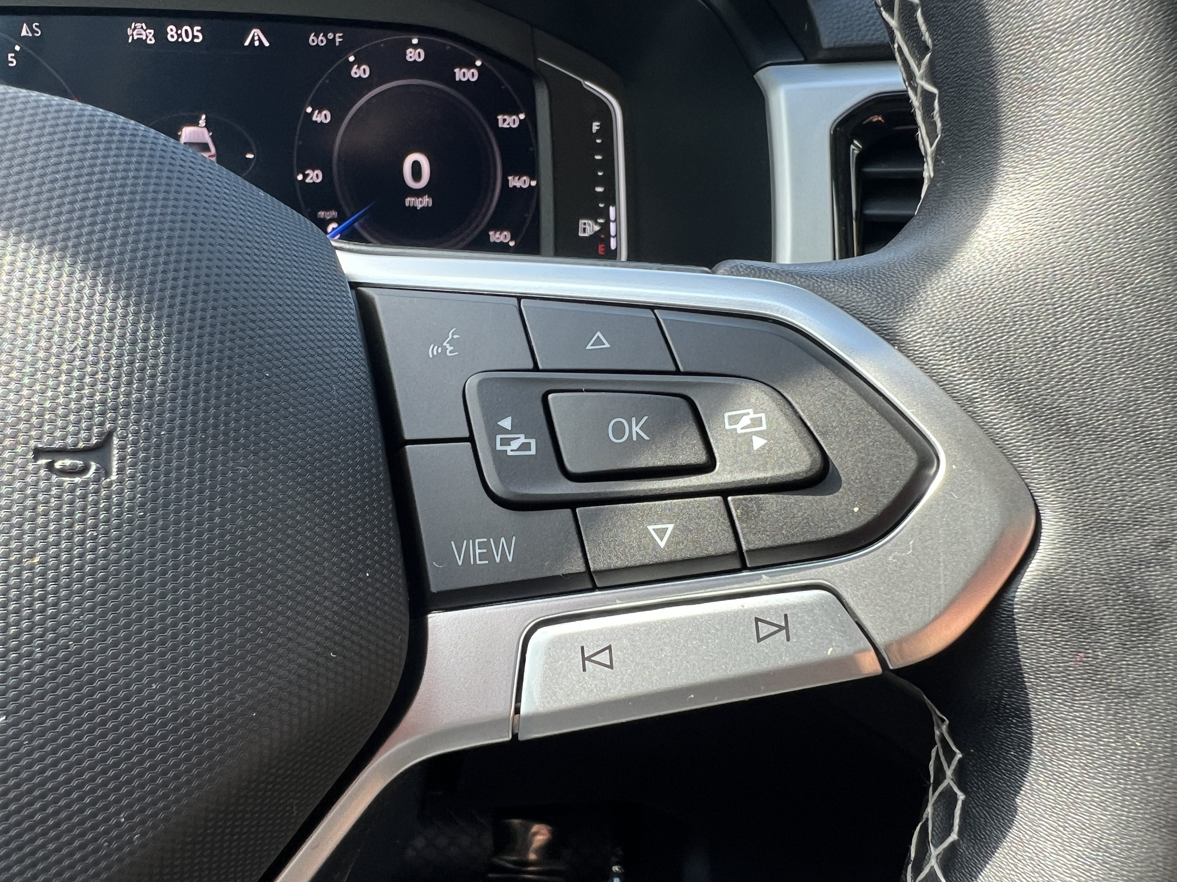 2023 Volkswagen Atlas 3.6L V6 SE w/Technology W/Panoramic Sunroof & Captains Chairs