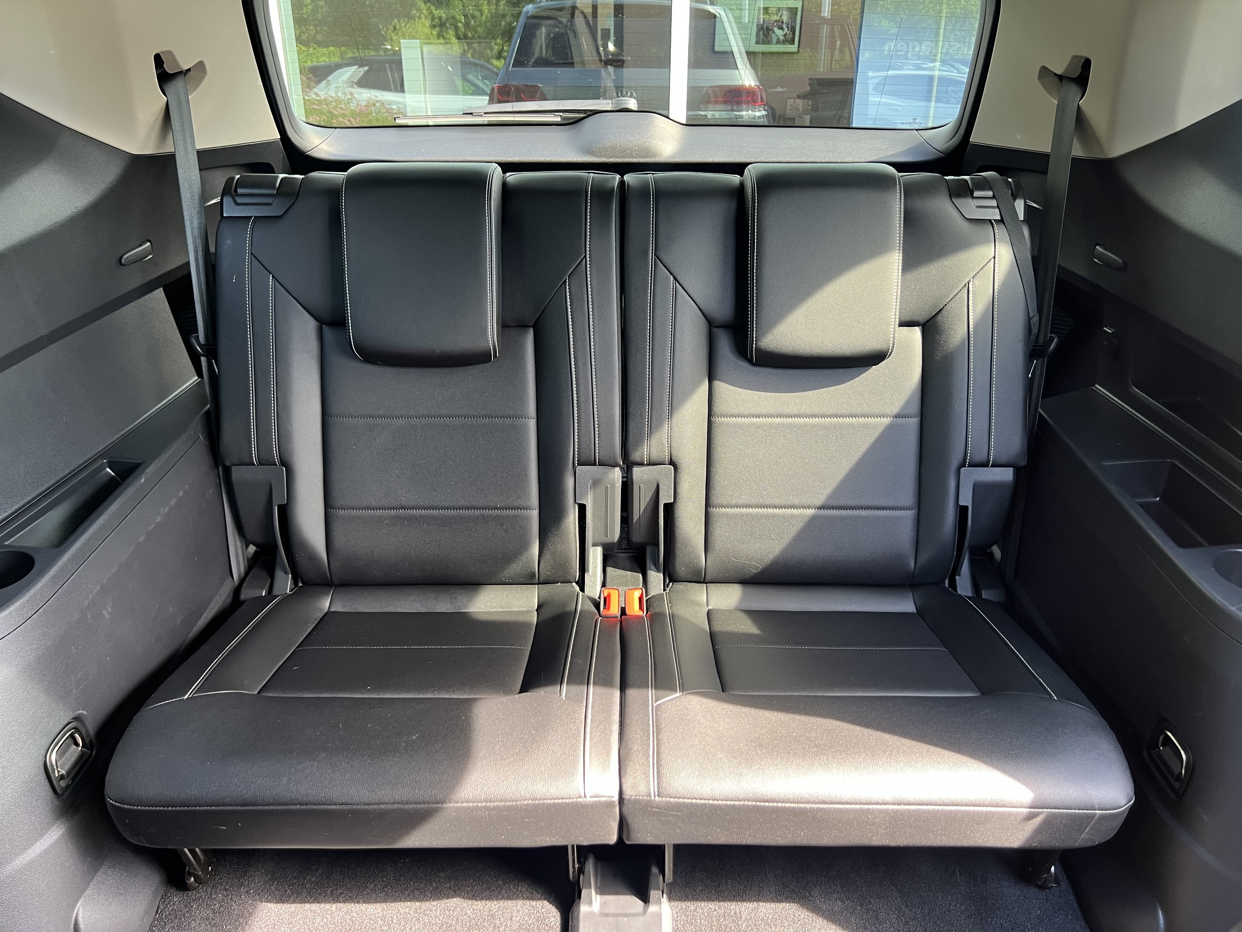 2023 Volkswagen Atlas 3.6L V6 SE w/Technology W/Panoramic Sunroof & Captains Chairs