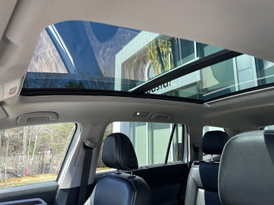 2022 Volkswagen Atlas 3.6L V6 SE w/Technology W/Panoramic Sunroof