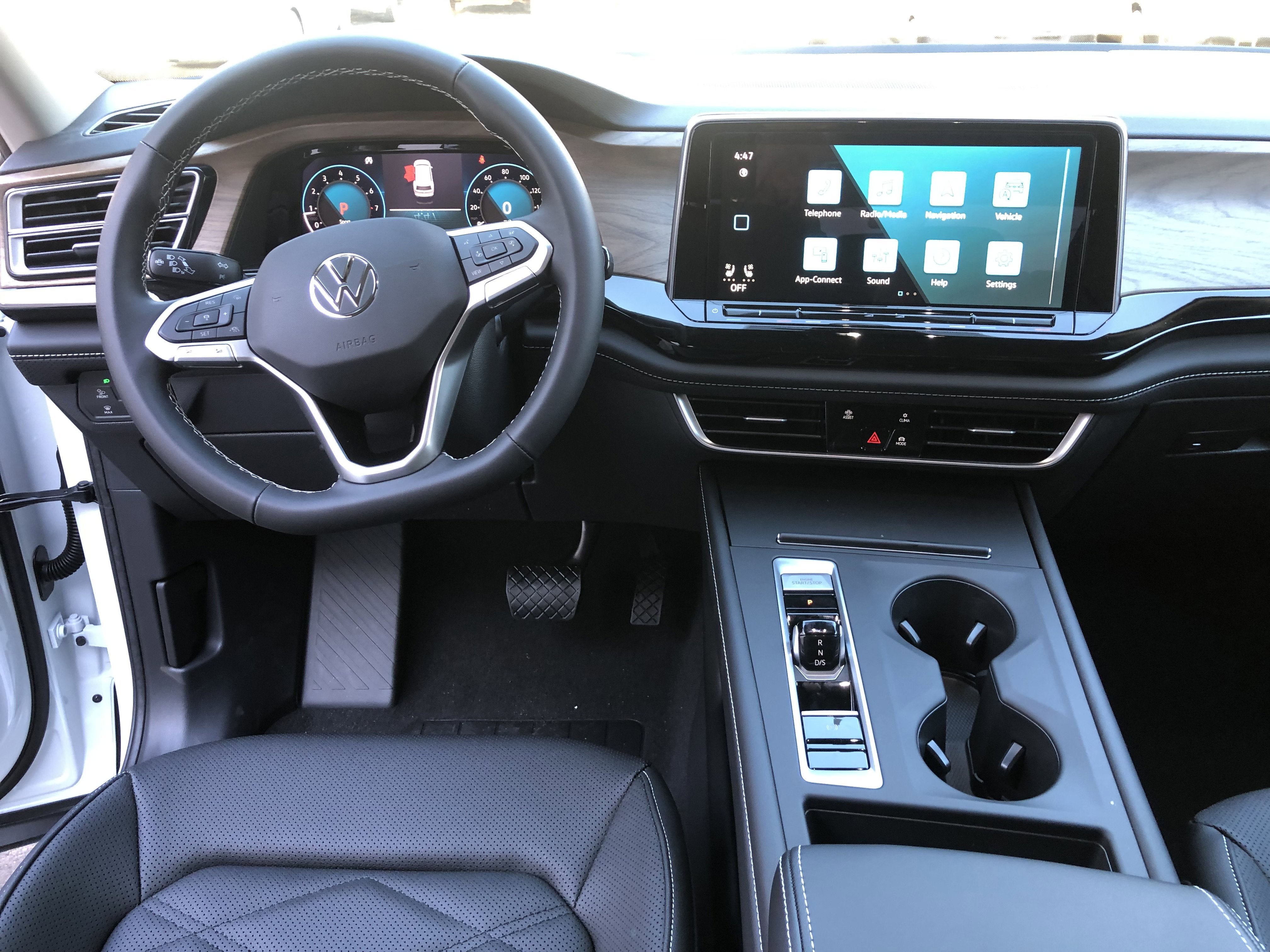 2026 Volkswagen Atlas 2.0T SE w/remote starter