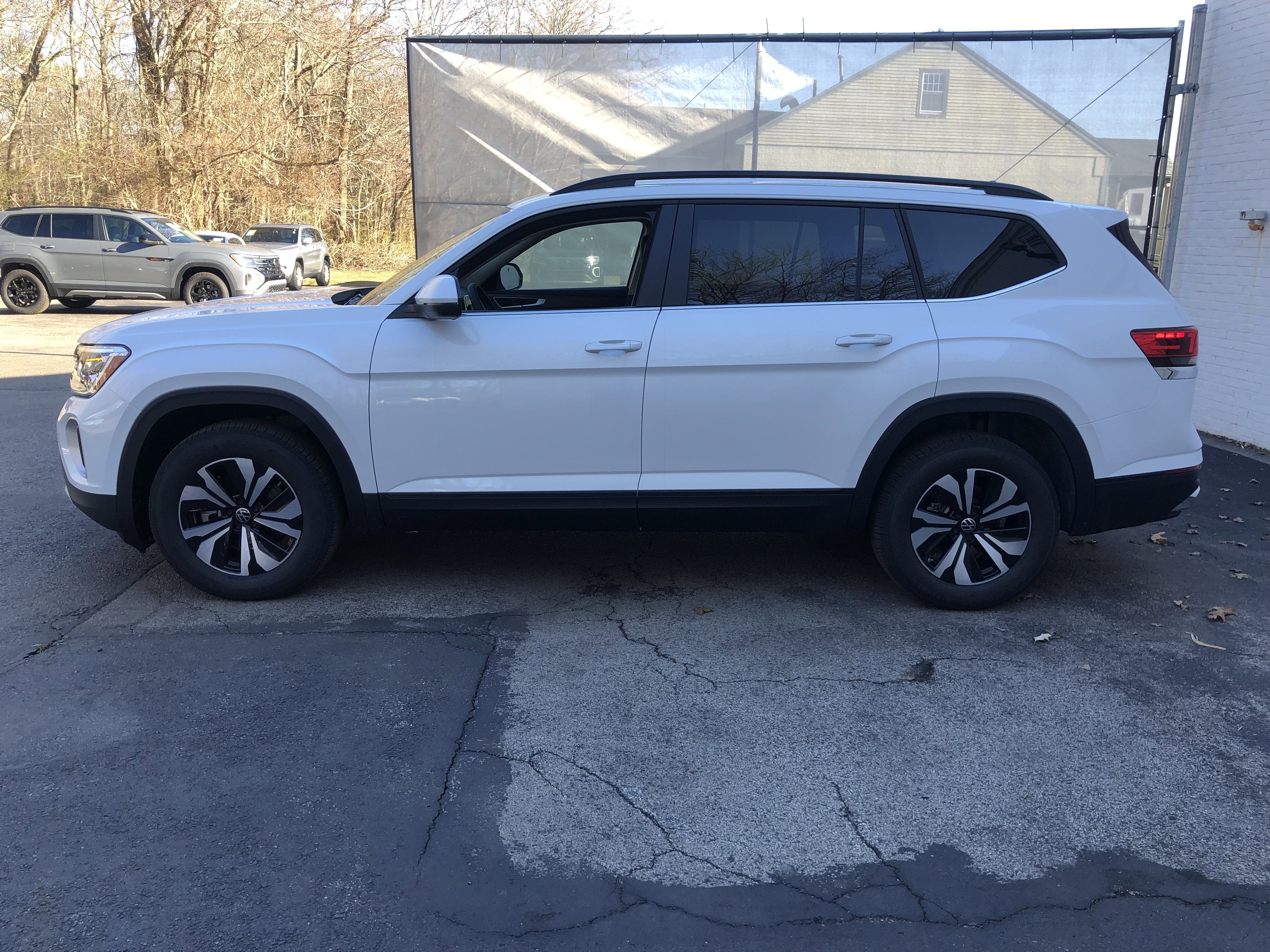 2026 Volkswagen Atlas 2.0T SE w/remote starter