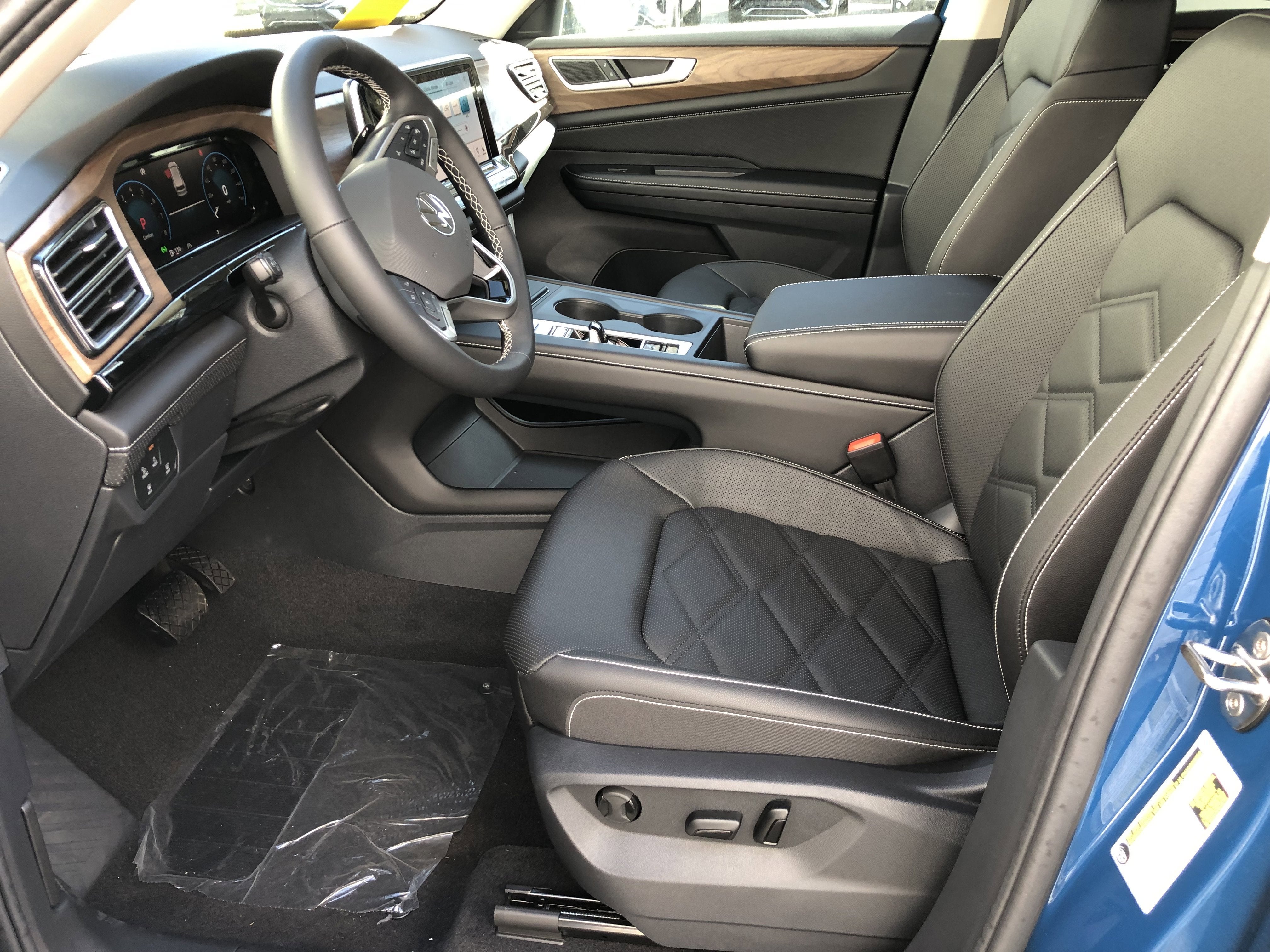 2026 Volkswagen Atlas 2.0T SE w/ext. range remote starter