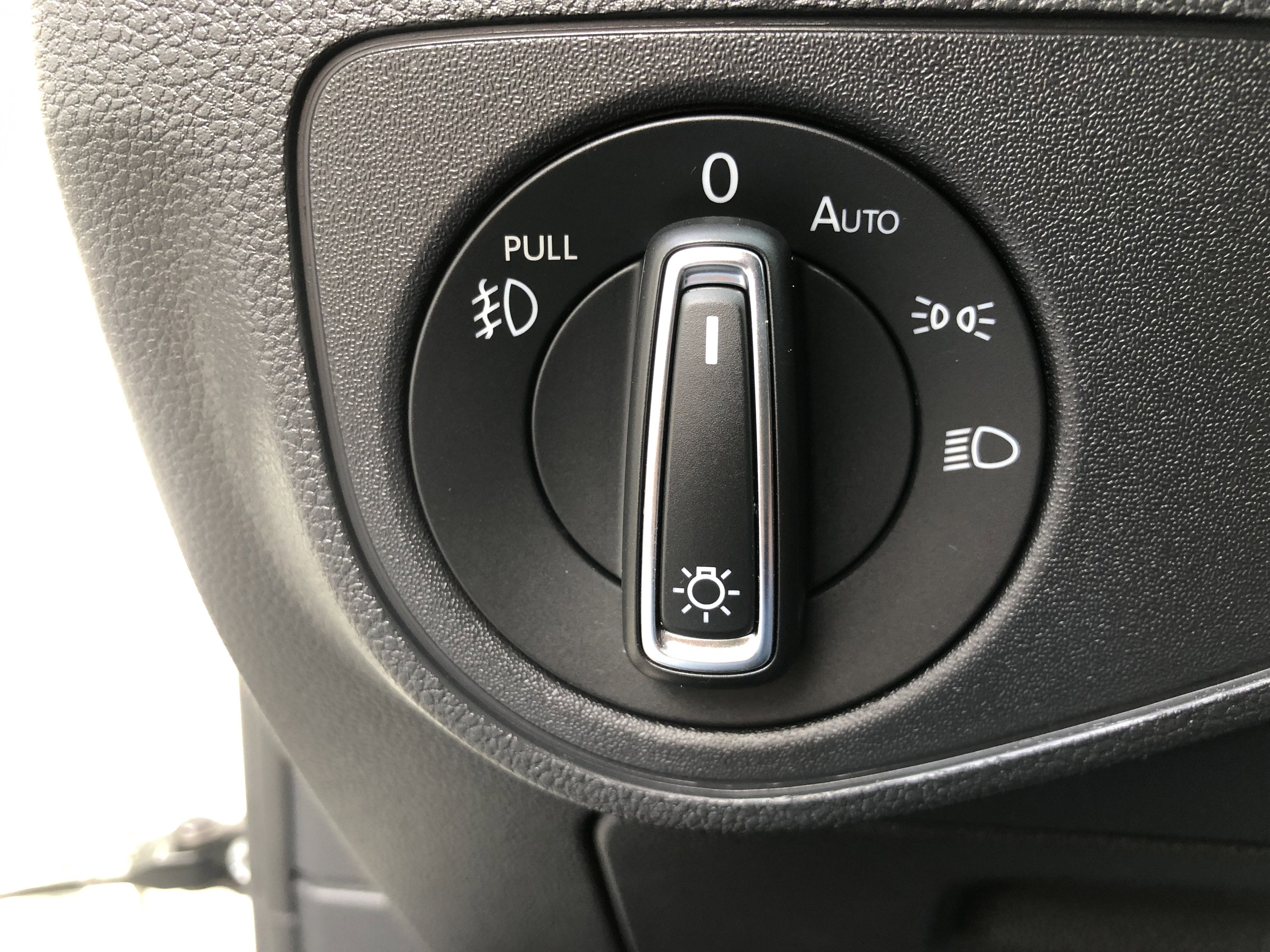 2018 Volkswagen Atlas 3.6L V6 SE w/Technology R-Line