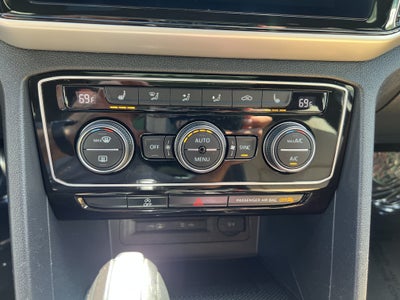 2023 Volkswagen Atlas Cross Sport 2.0T SEL R-Line Black