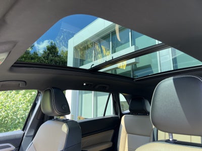 2023 Volkswagen Atlas Cross Sport 2.0T SEL R-Line Black