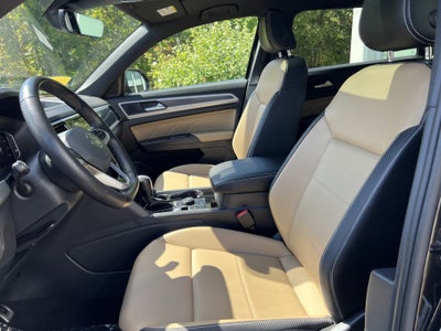 2023 Volkswagen Atlas Cross Sport 2.0T SEL R-Line Black