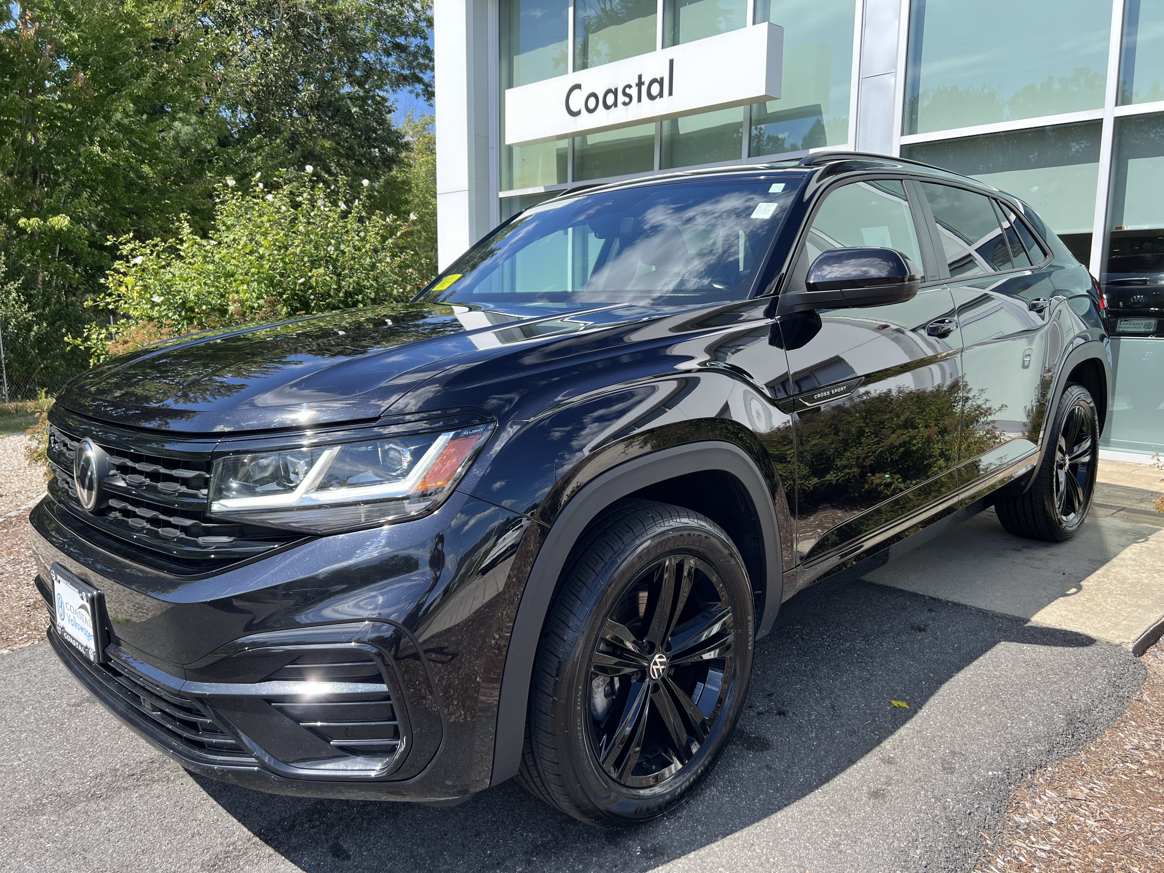 2023 Volkswagen Atlas Cross Sport 2.0T SEL R-Line Black