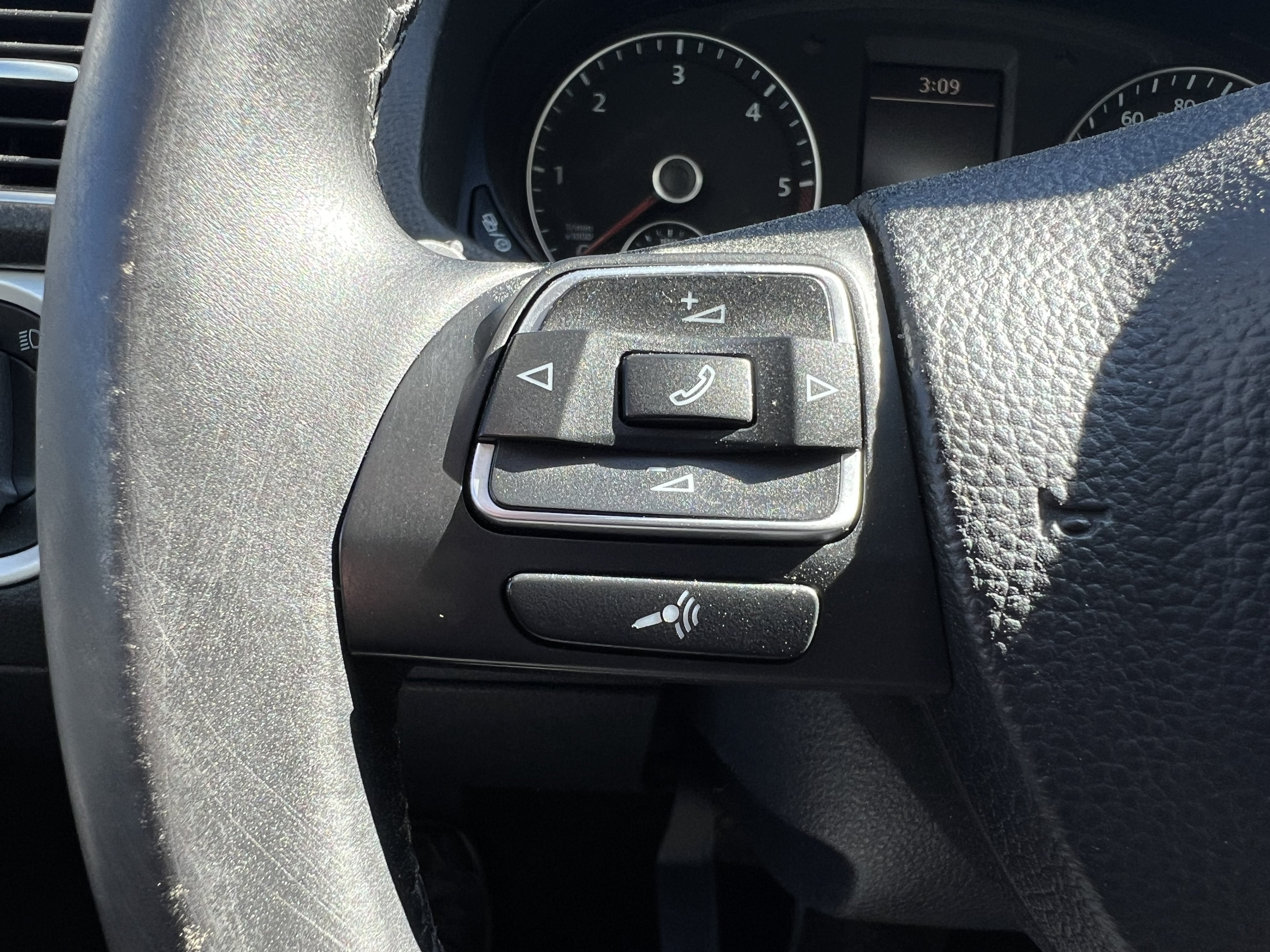 2013 Volkswagen Passat TDI SE w/Sunroof