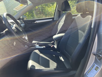2013 Volkswagen Passat TDI SE w/Sunroof