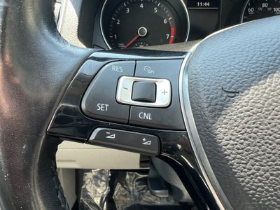 2017 Volkswagen Passat 1.8T SE