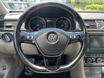 2017 Volkswagen Passat 1.8T SE