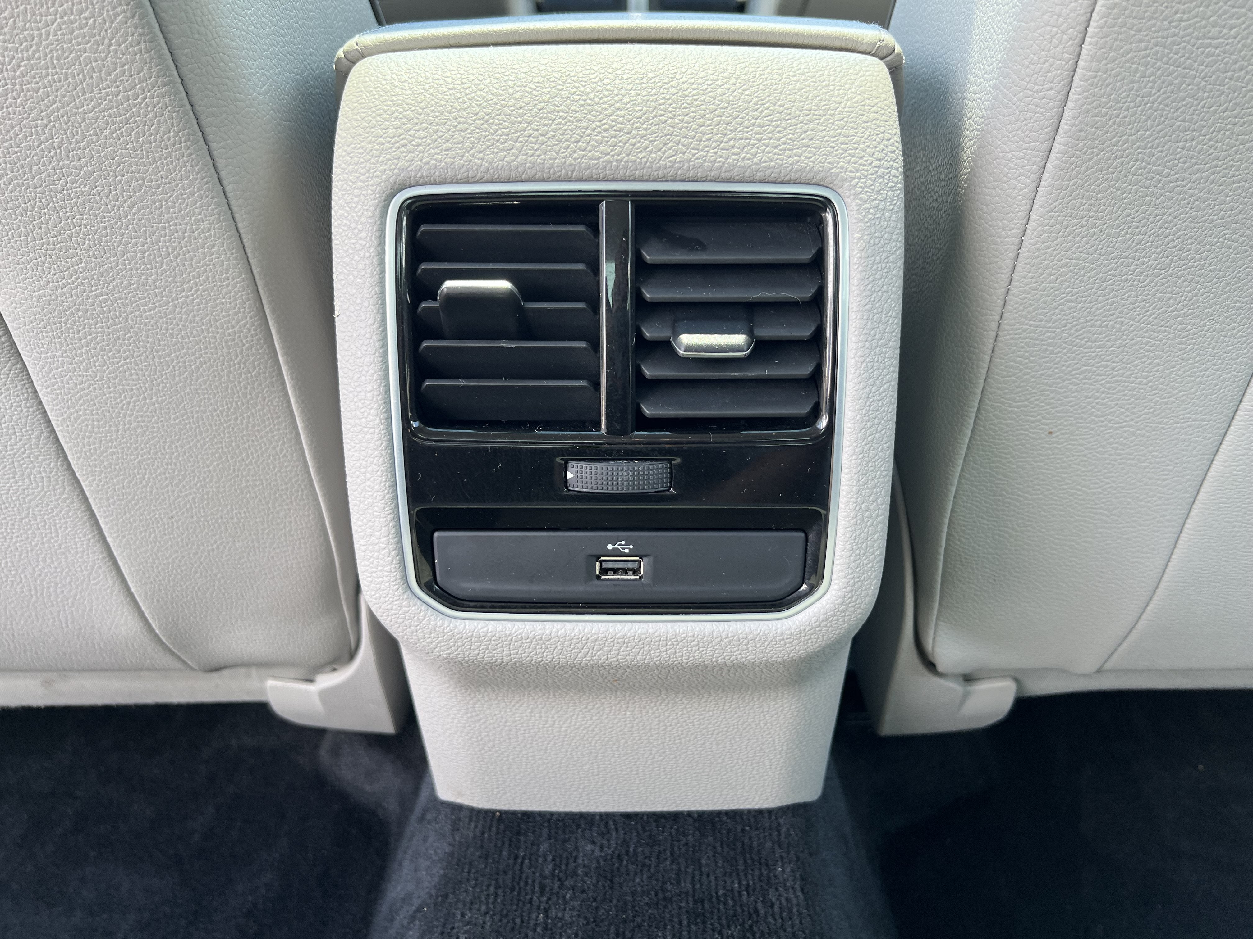 2017 Volkswagen Passat 1.8T SE