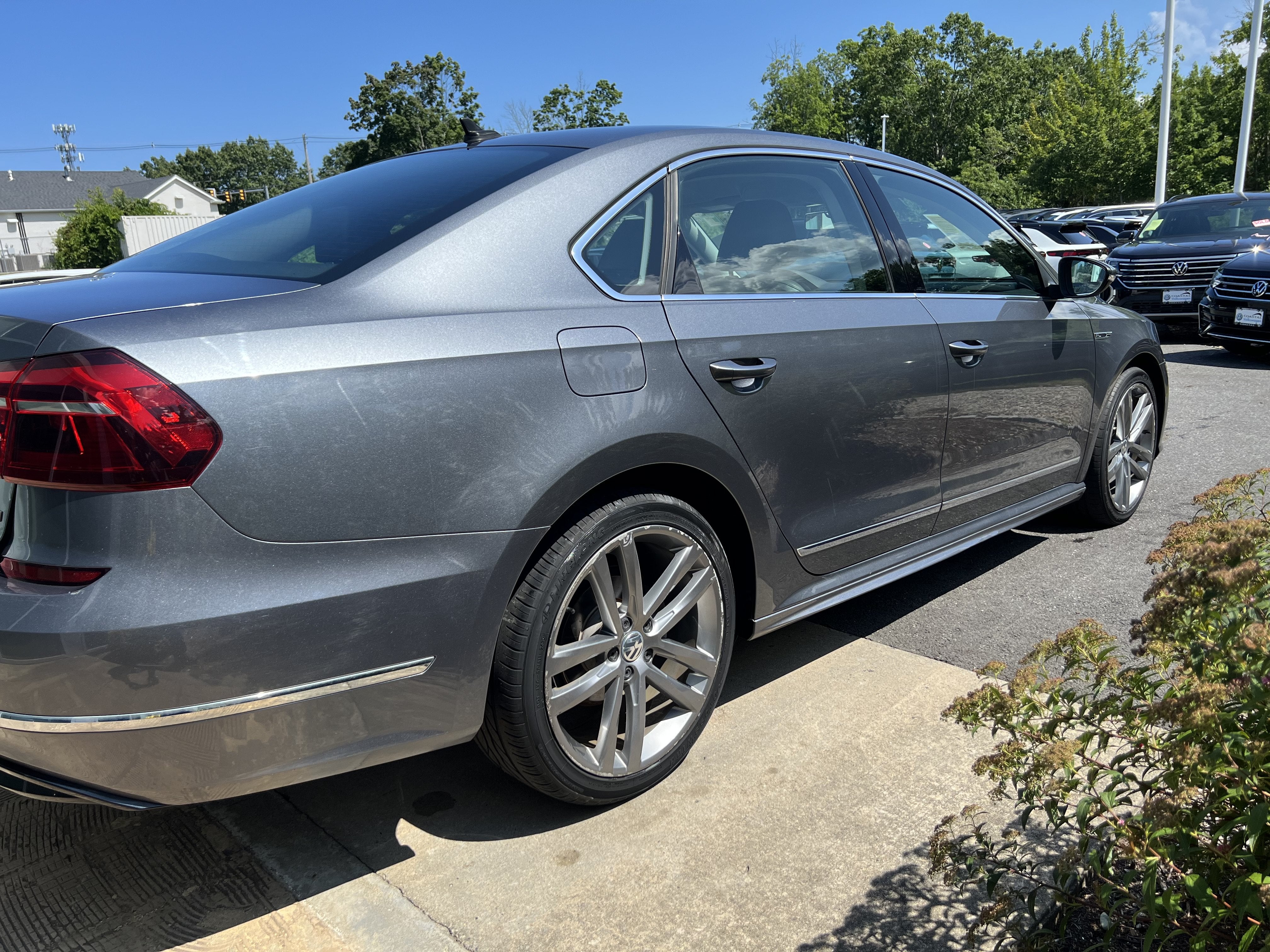 2017 Volkswagen Passat R-Line w/Comfort Pkg