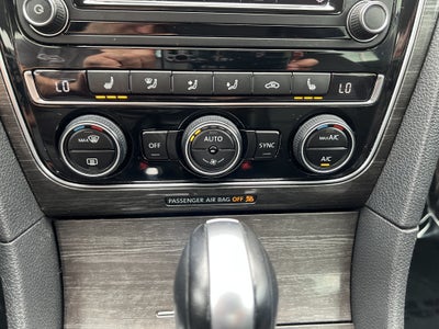 2017 Volkswagen Passat 1.8T SE w/Technology