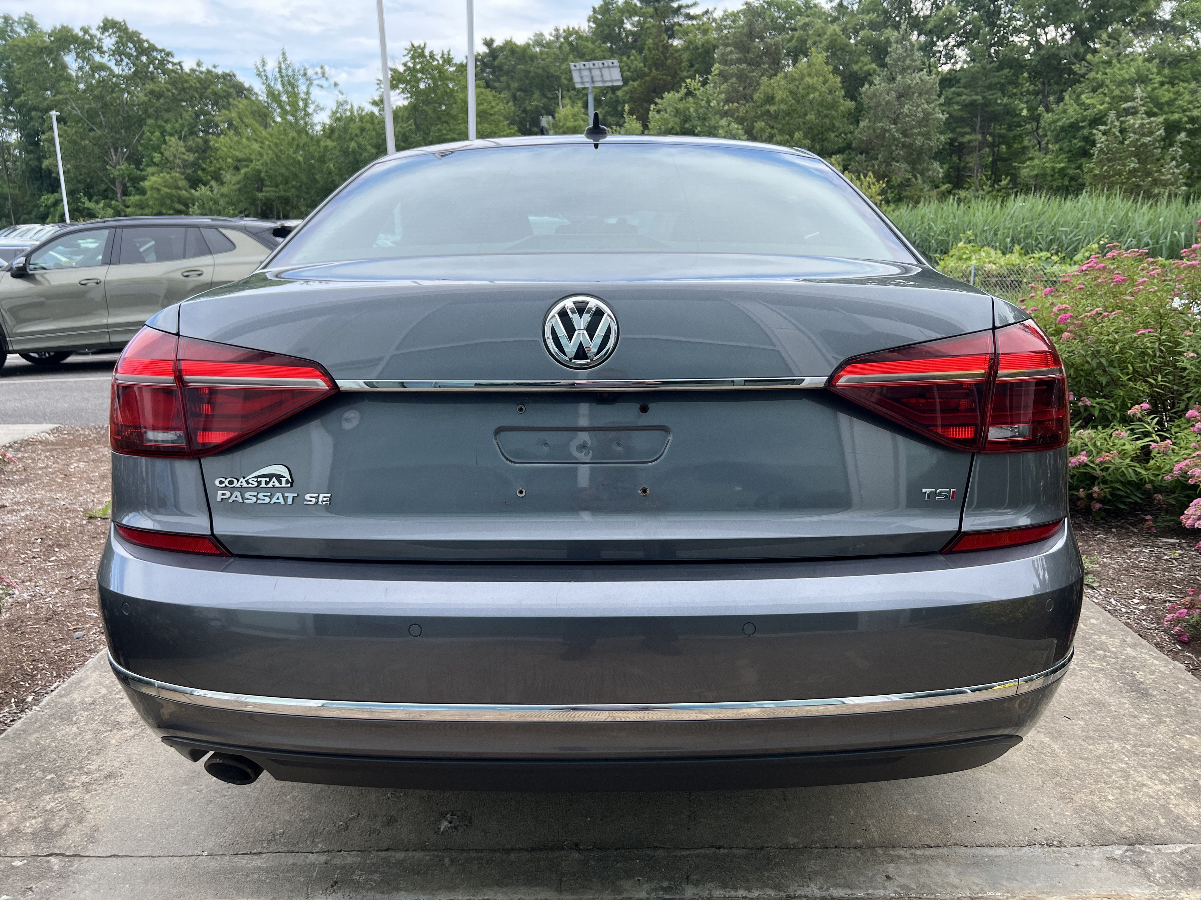 2017 Volkswagen Passat 1.8T SE w/Technology