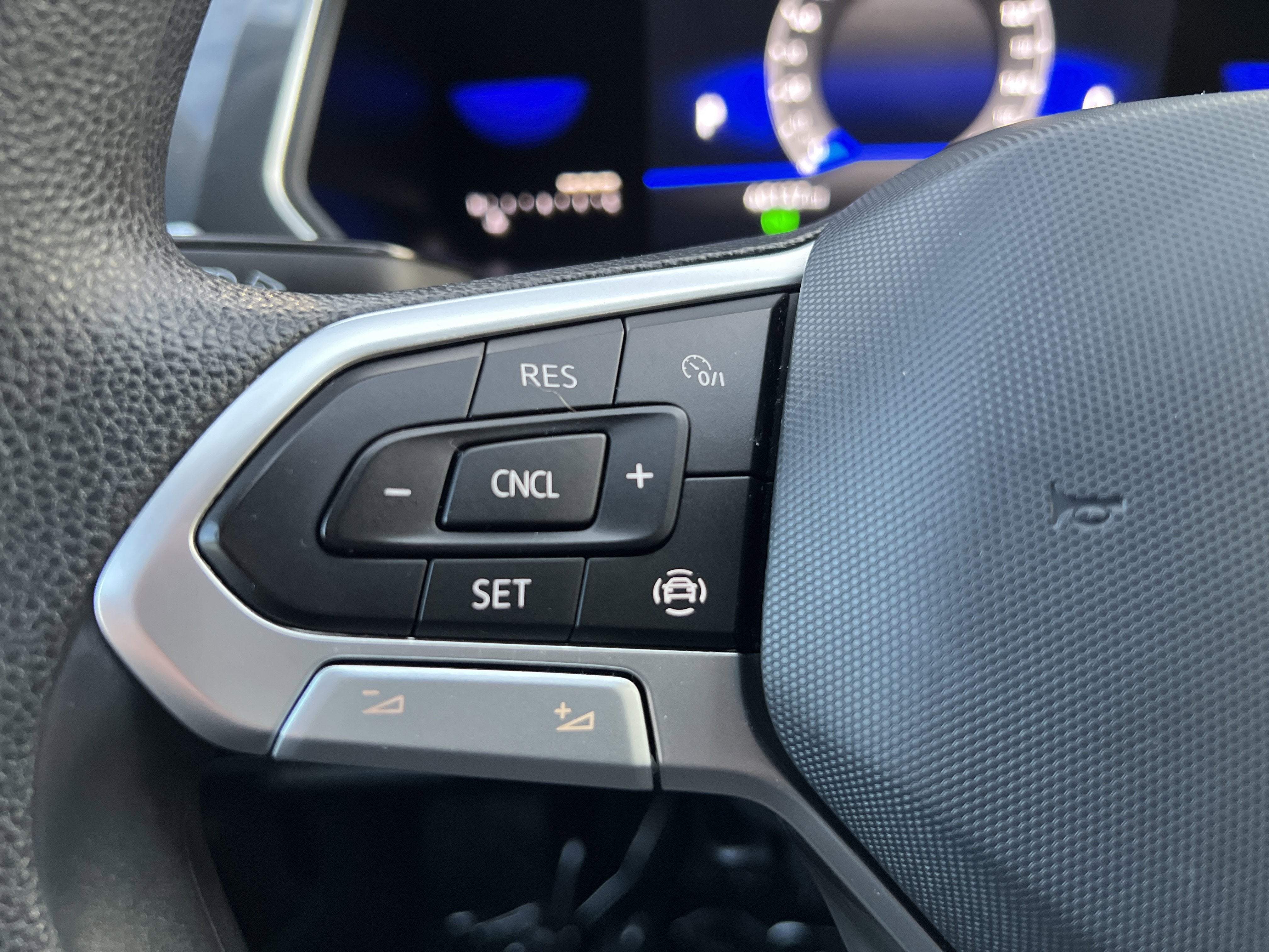 2022 Volkswagen Tiguan S