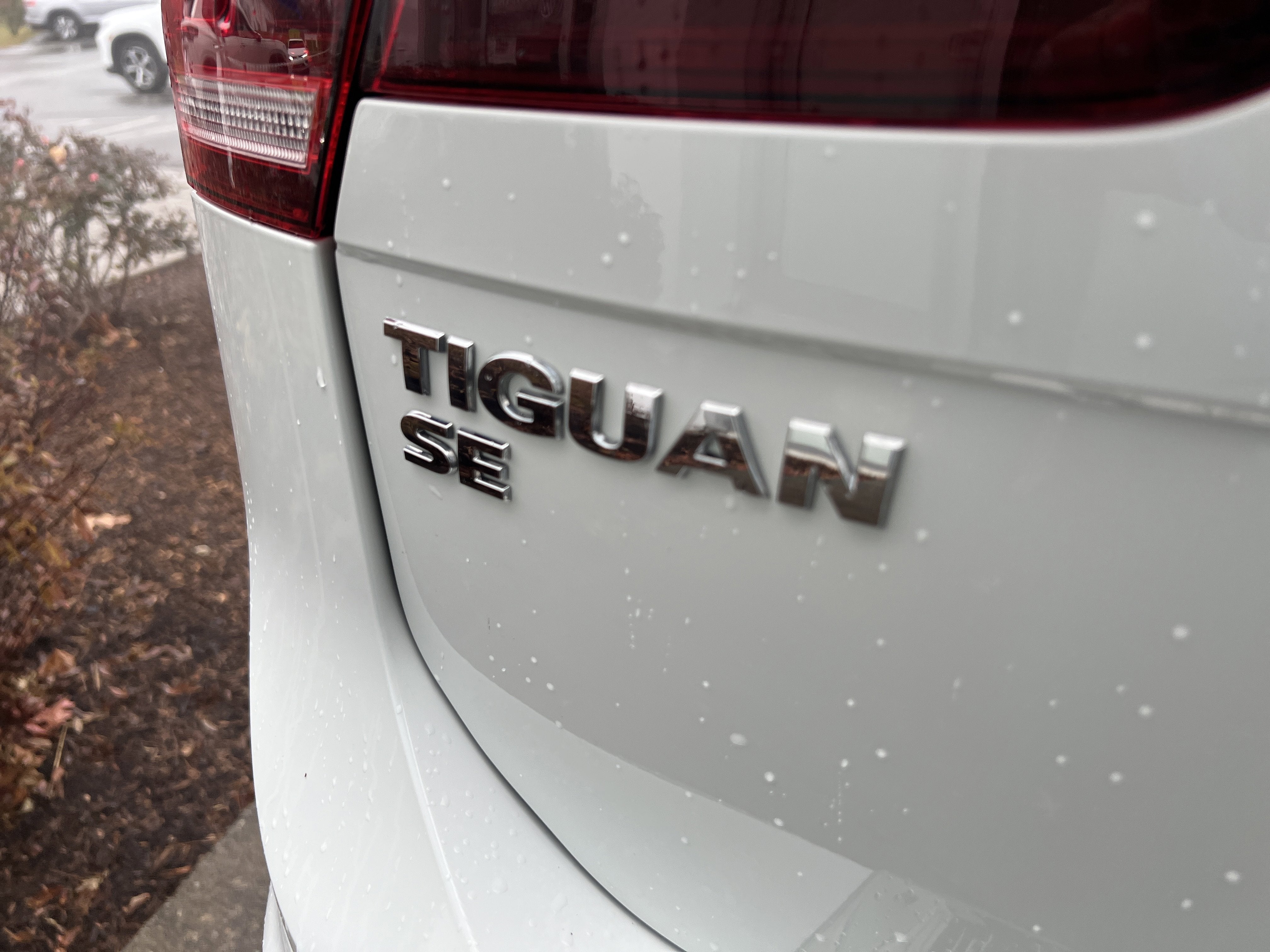 2020 Volkswagen Tiguan SE R-Line Black