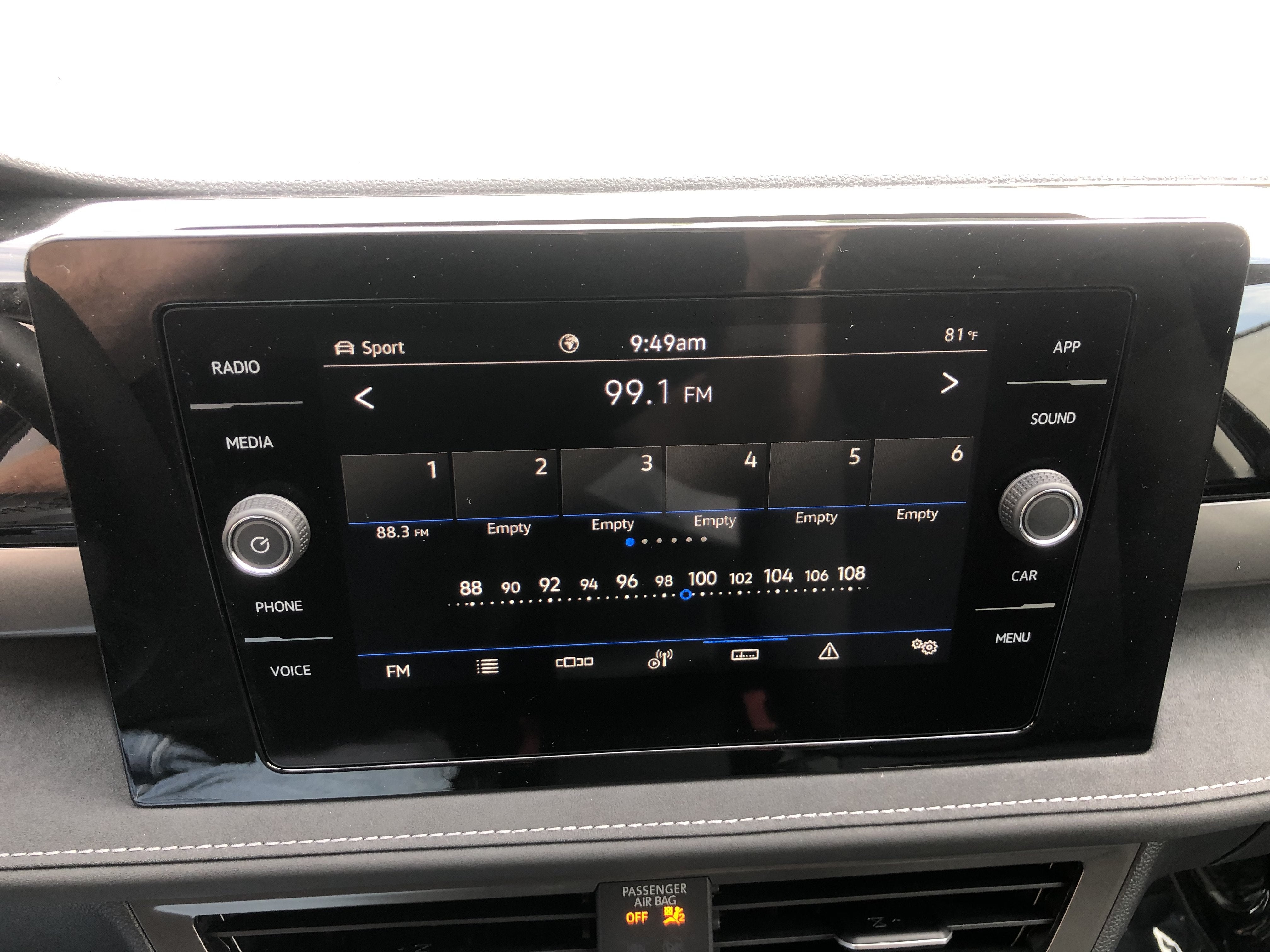 2026 Volkswagen Taos SE Black