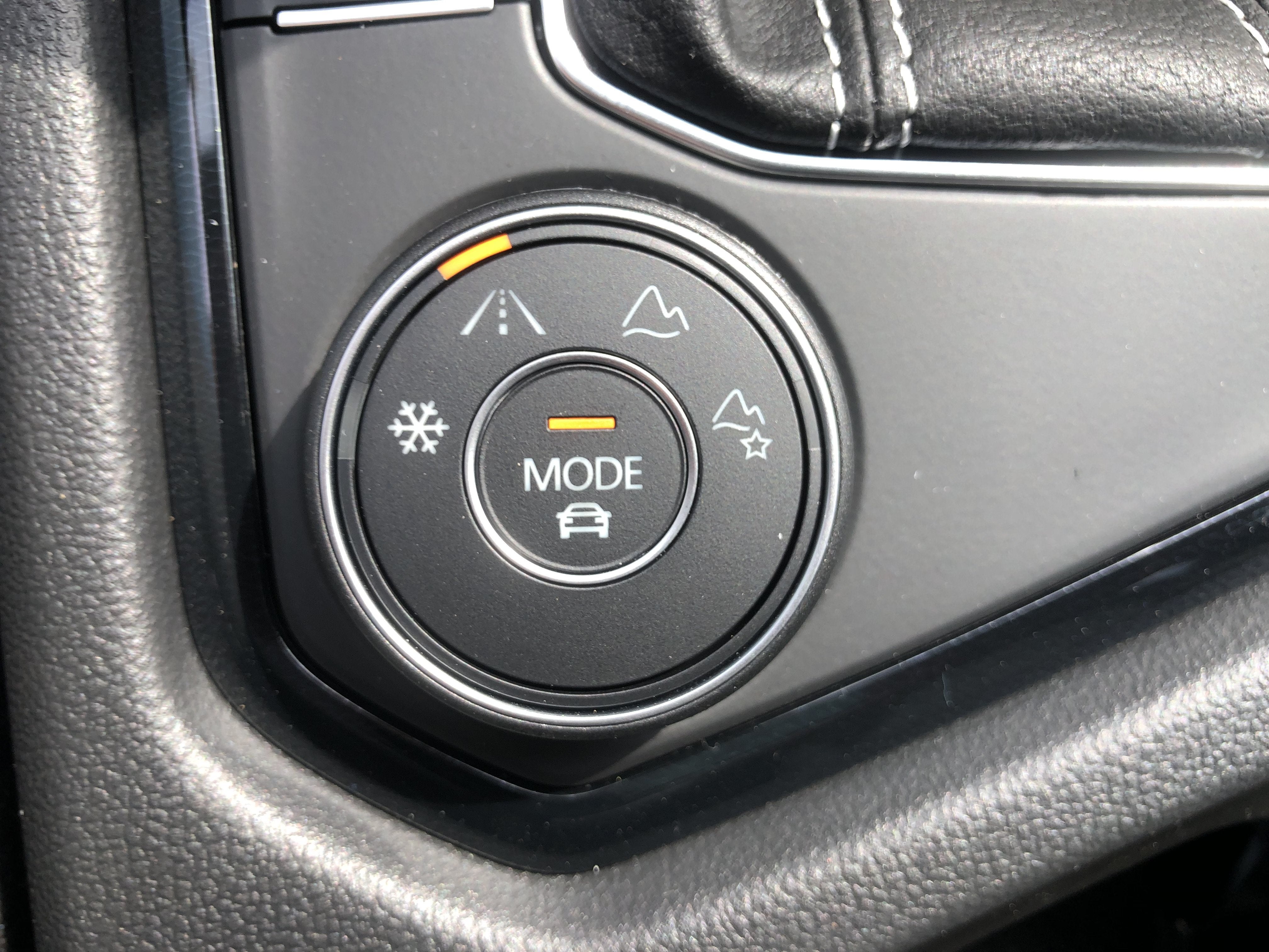 2026 Volkswagen Taos SE Black