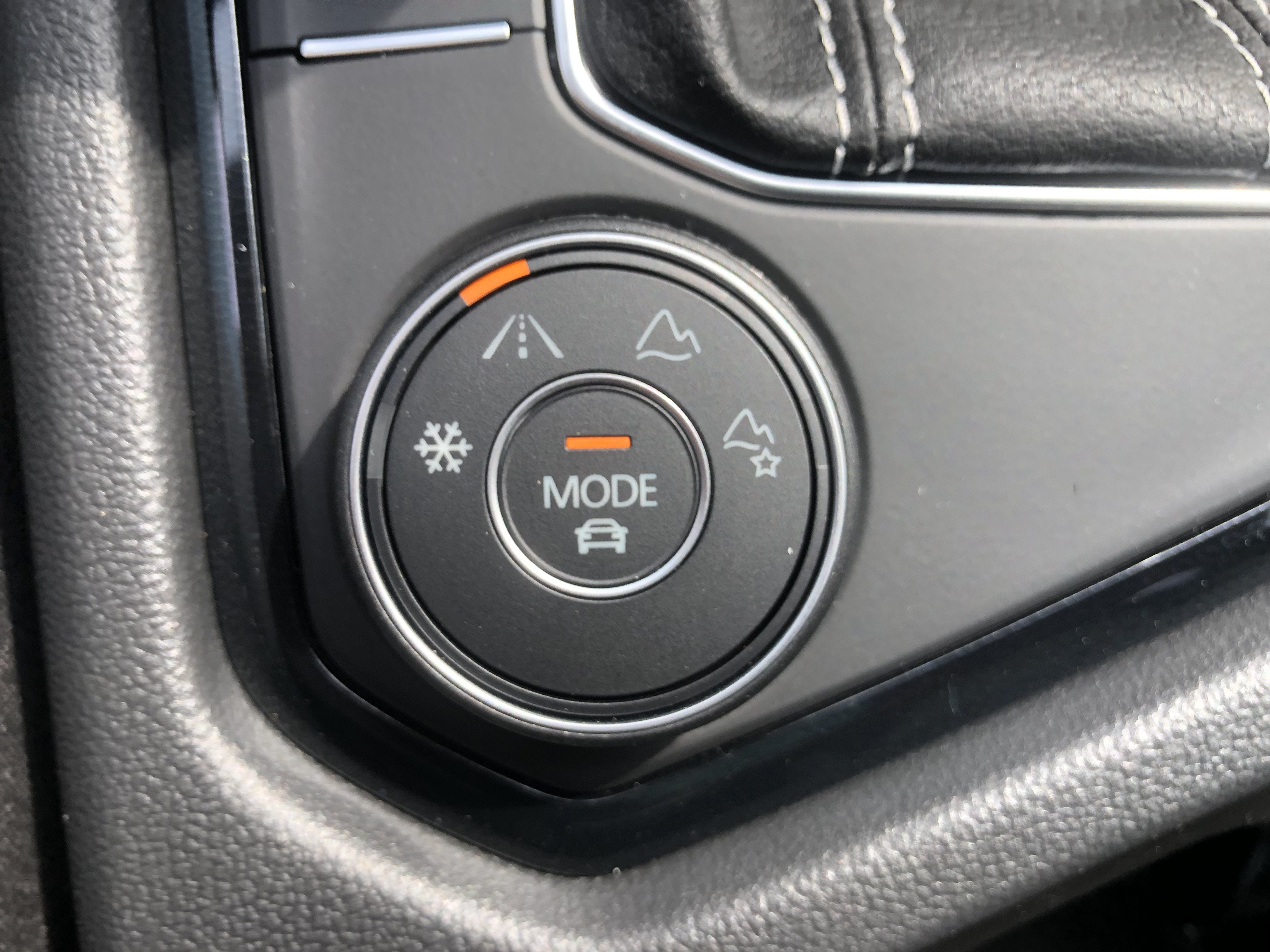 2026 Volkswagen Taos SE Black