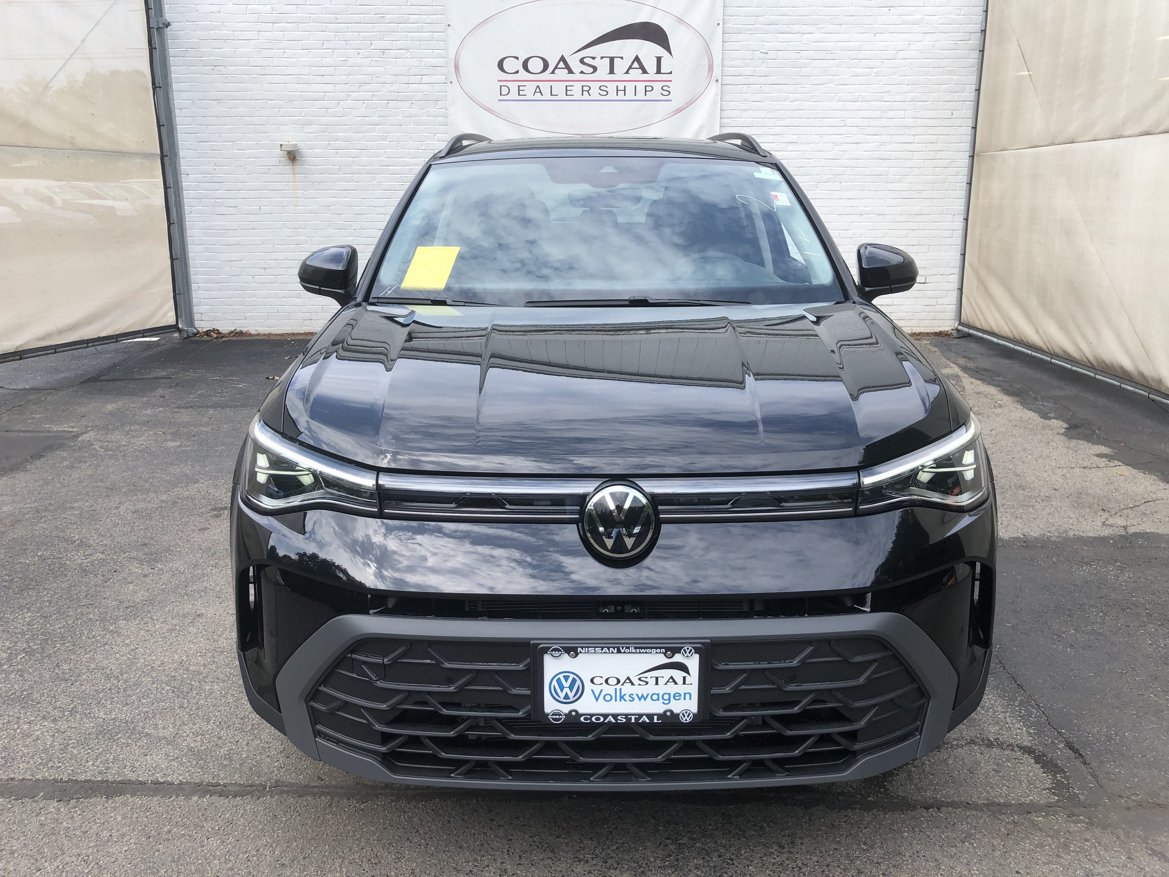 2026 Volkswagen Taos SE Black