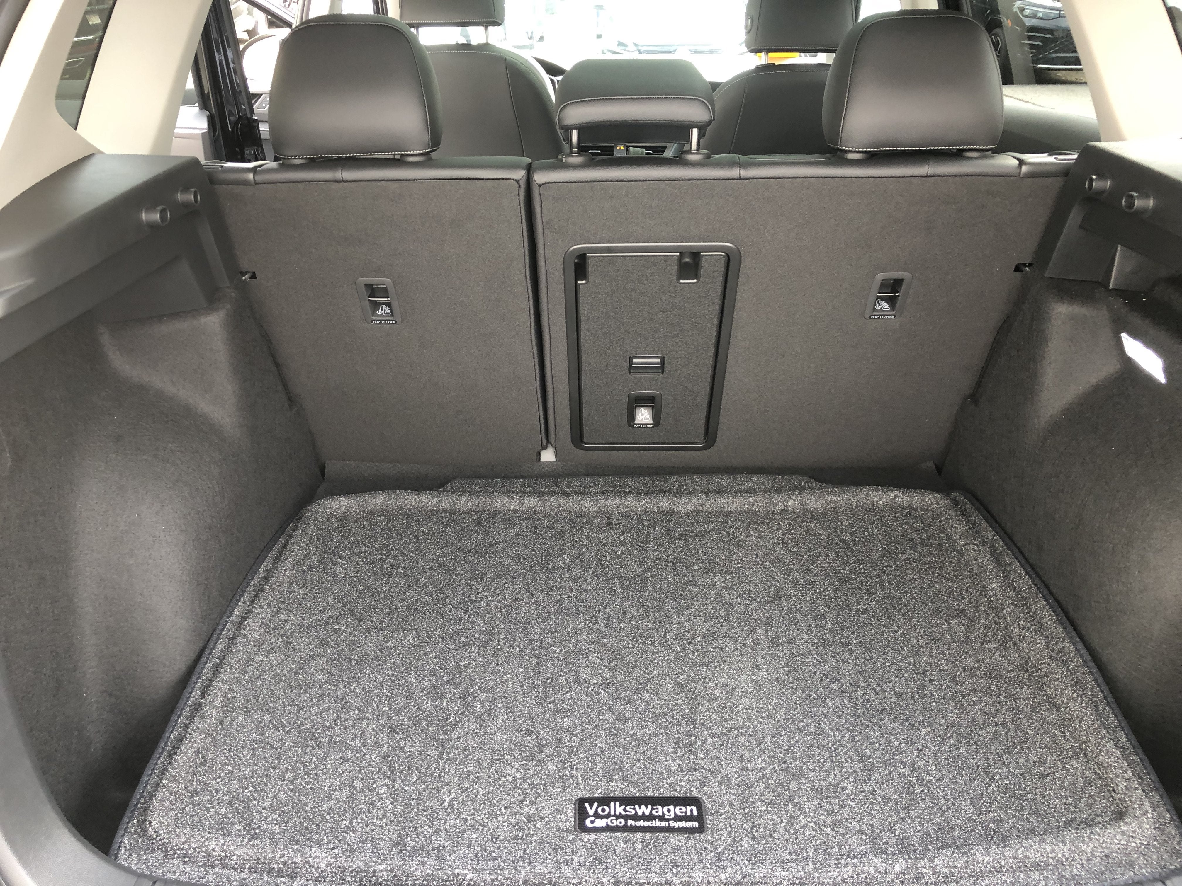 2026 Volkswagen Taos SE Black