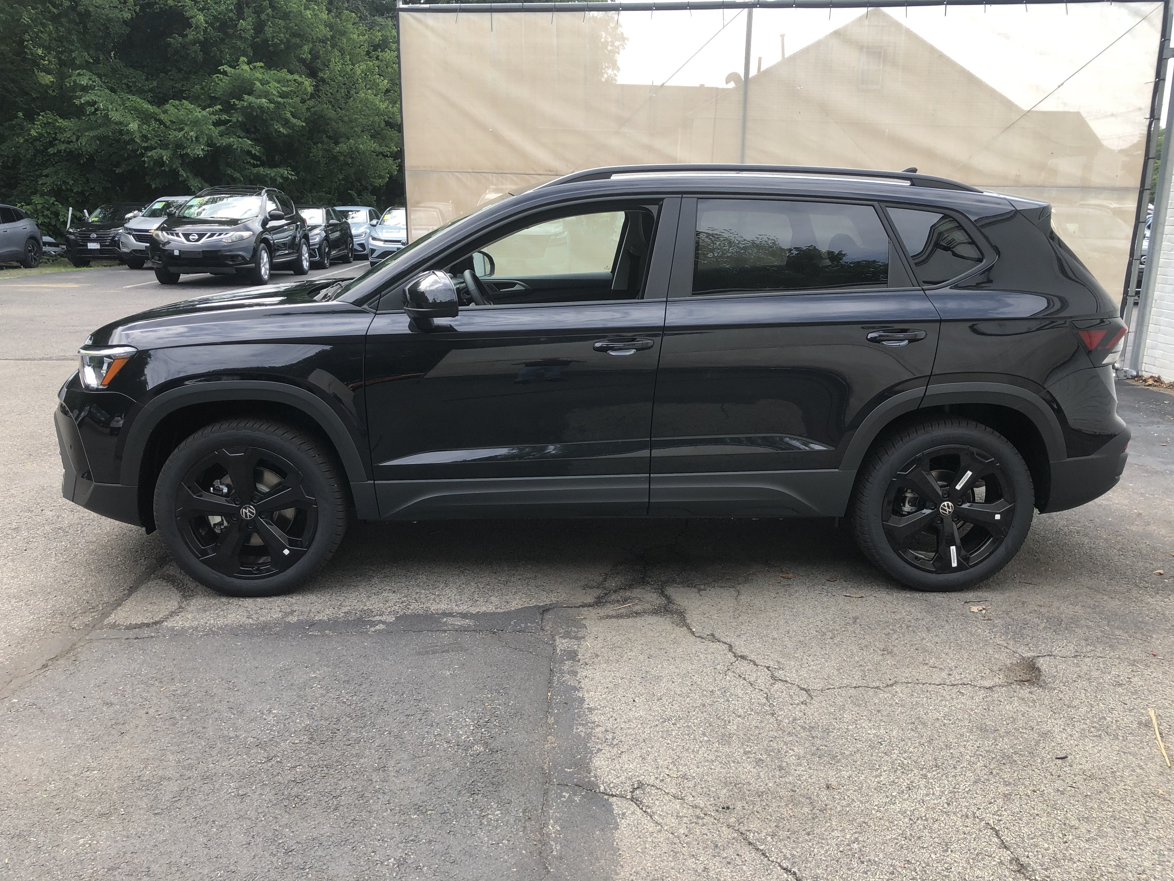 2026 Volkswagen Taos SE Black