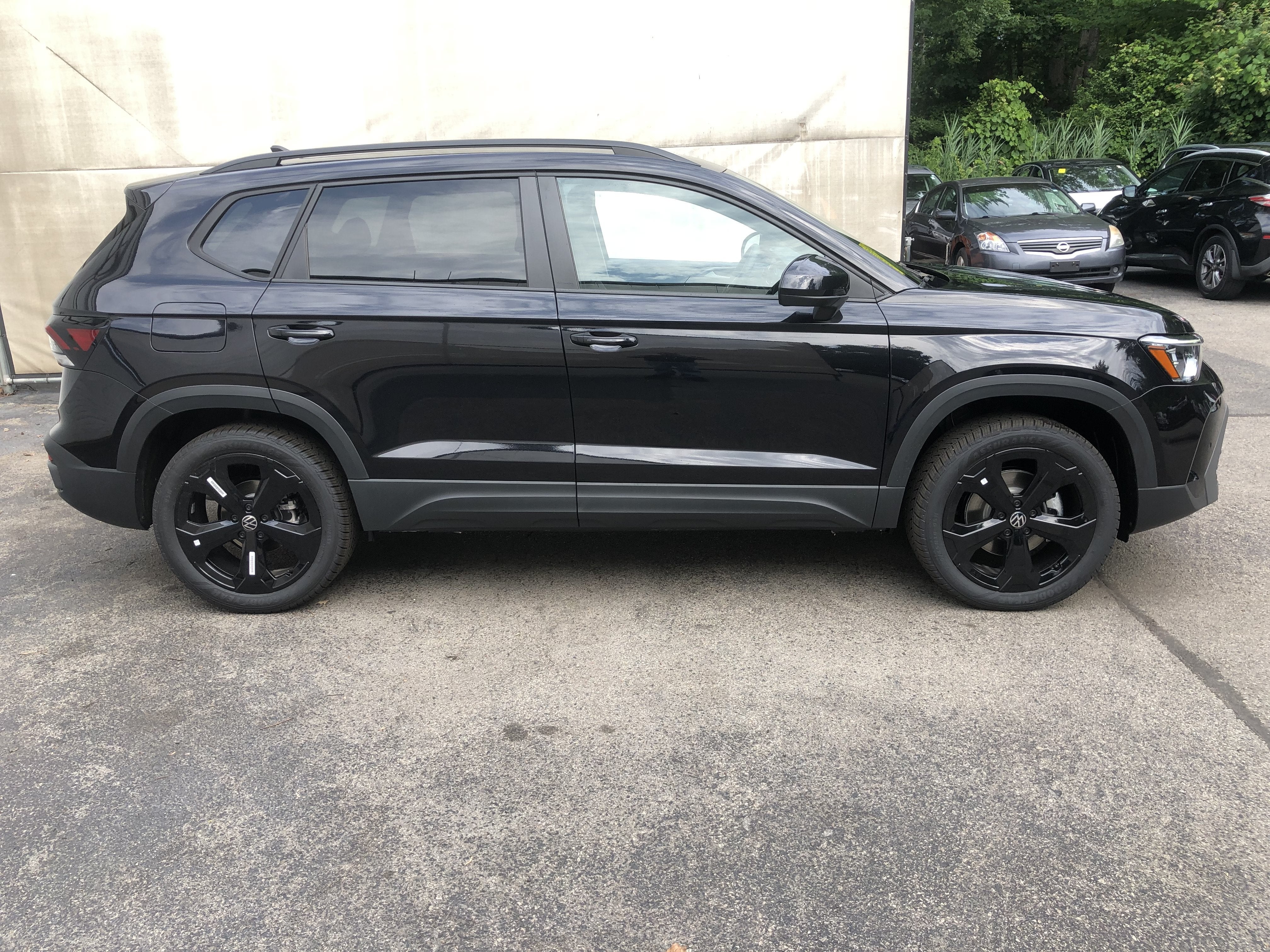 2026 Volkswagen Taos SE Black
