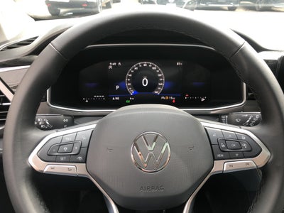 2026 Volkswagen Taos SE Black