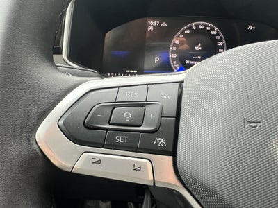 2025 Volkswagen Taos SE Black
