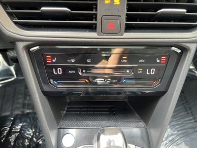 2025 Volkswagen Taos SE Black