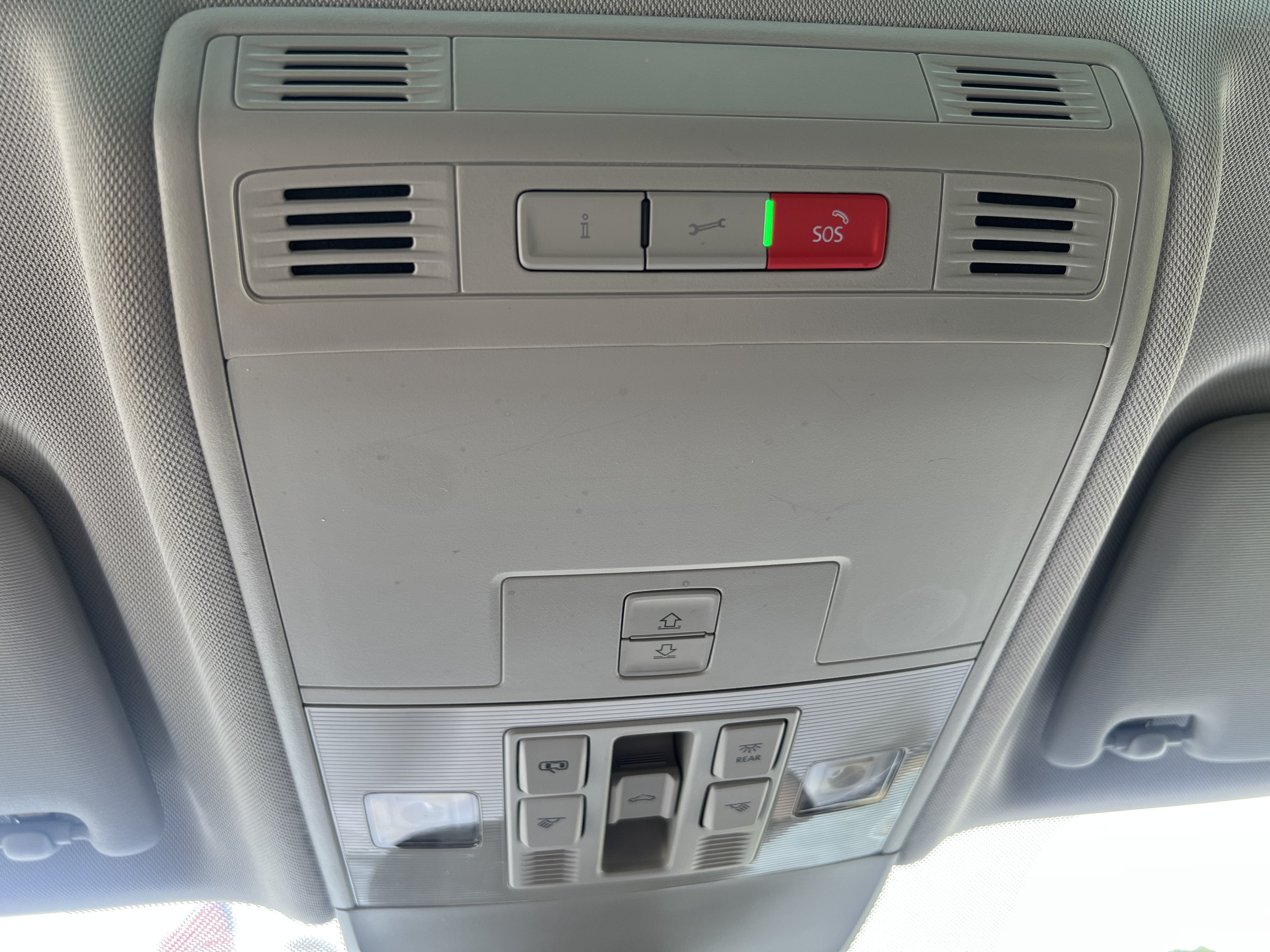 2025 Volkswagen Taos SE Black